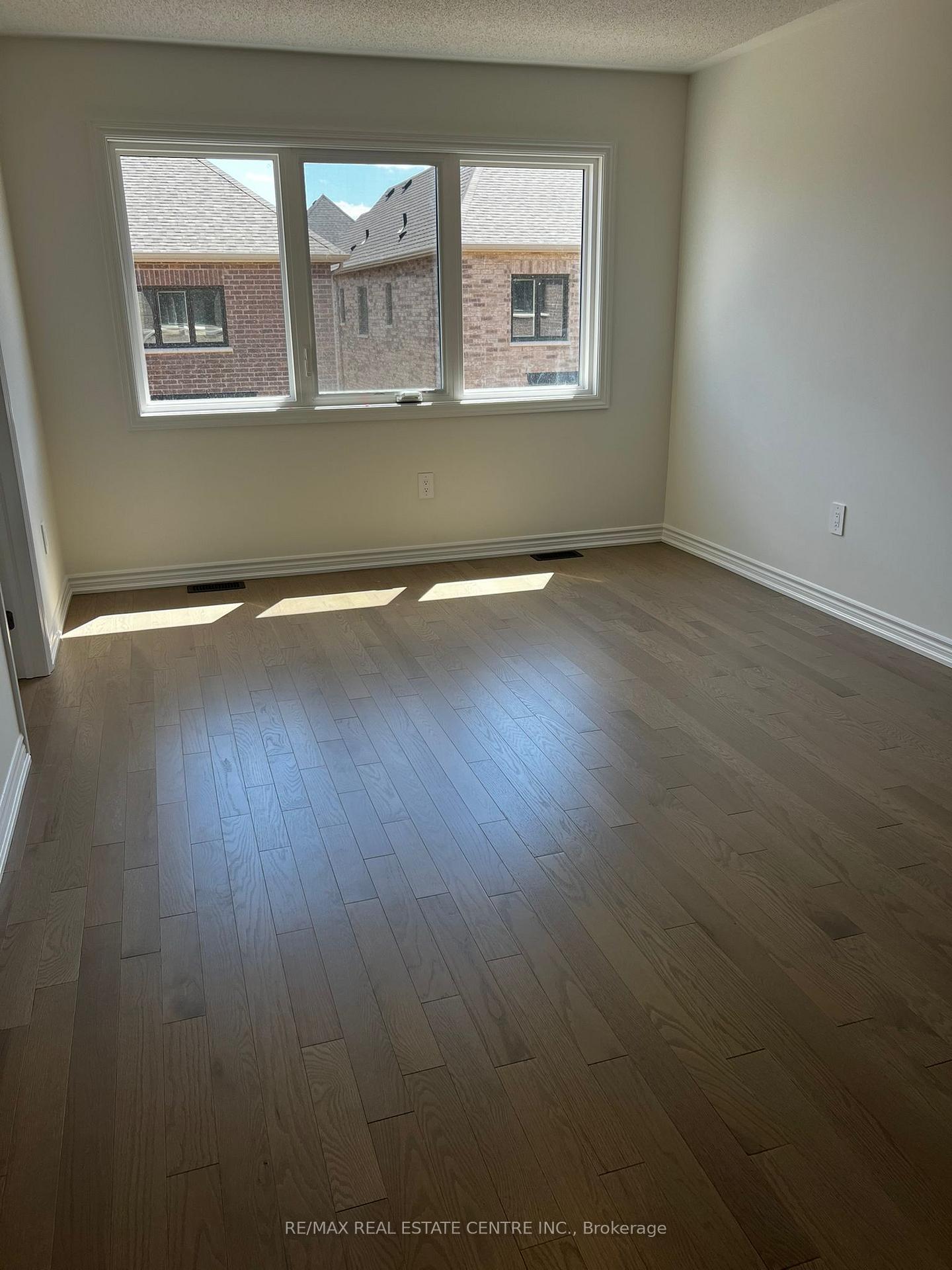 Photo 37 of 292 Bergamot Avenue, Milton, Walker — HOMEH