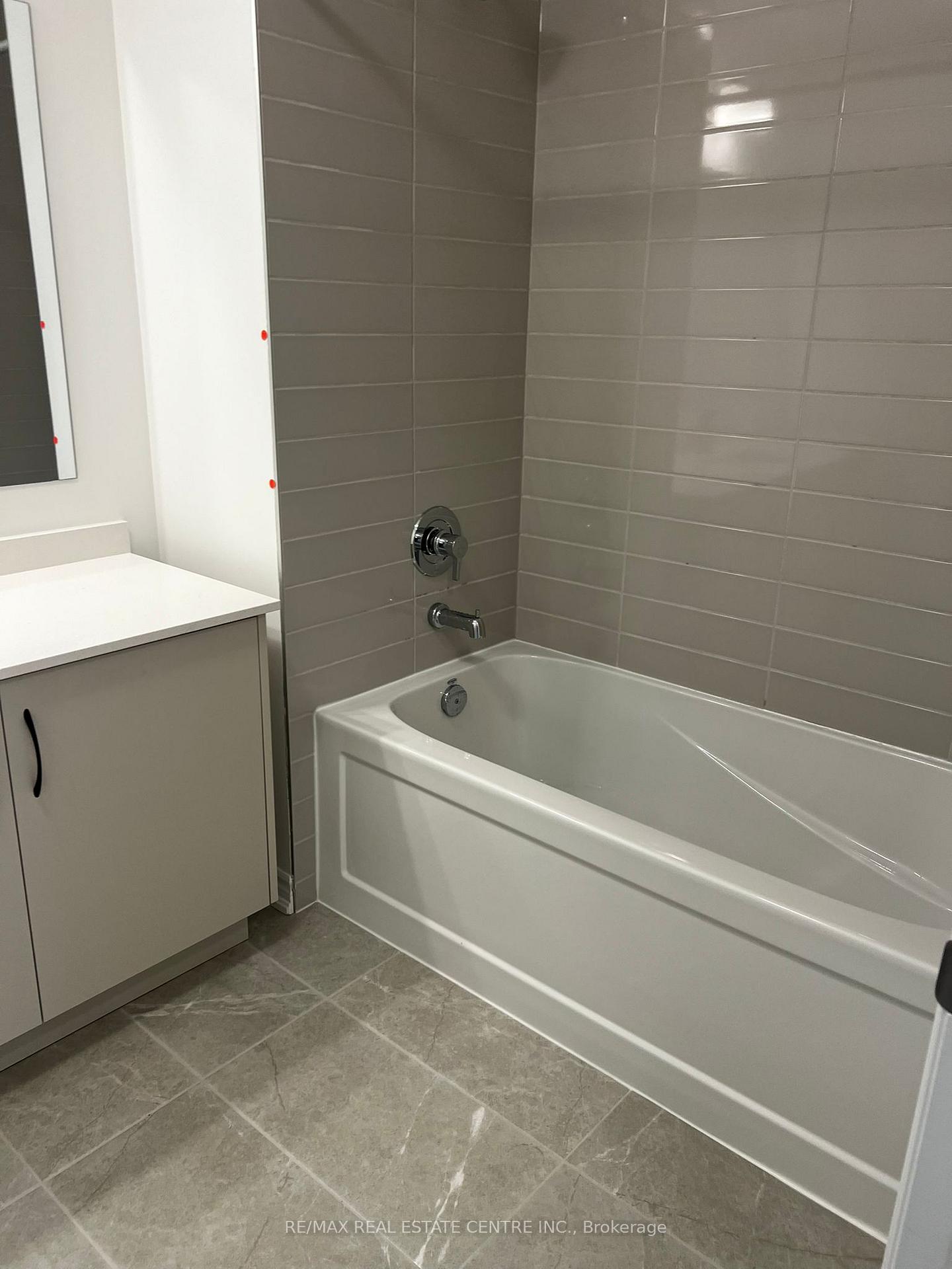 Photo 39 of 292 Bergamot Avenue, Milton, Walker — HOMEH
