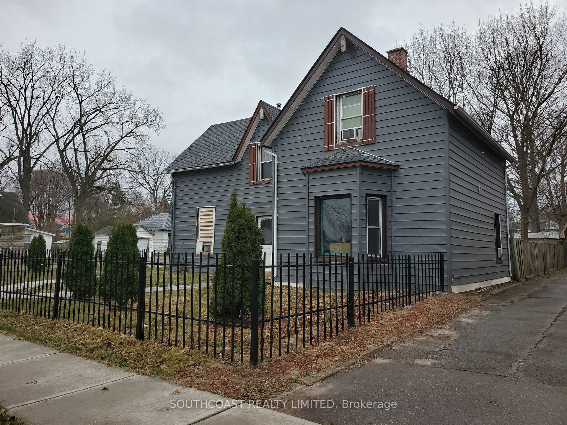 Photo 4 of 218 Talbot Street S, Norfolk, Simcoe — HOMEH
