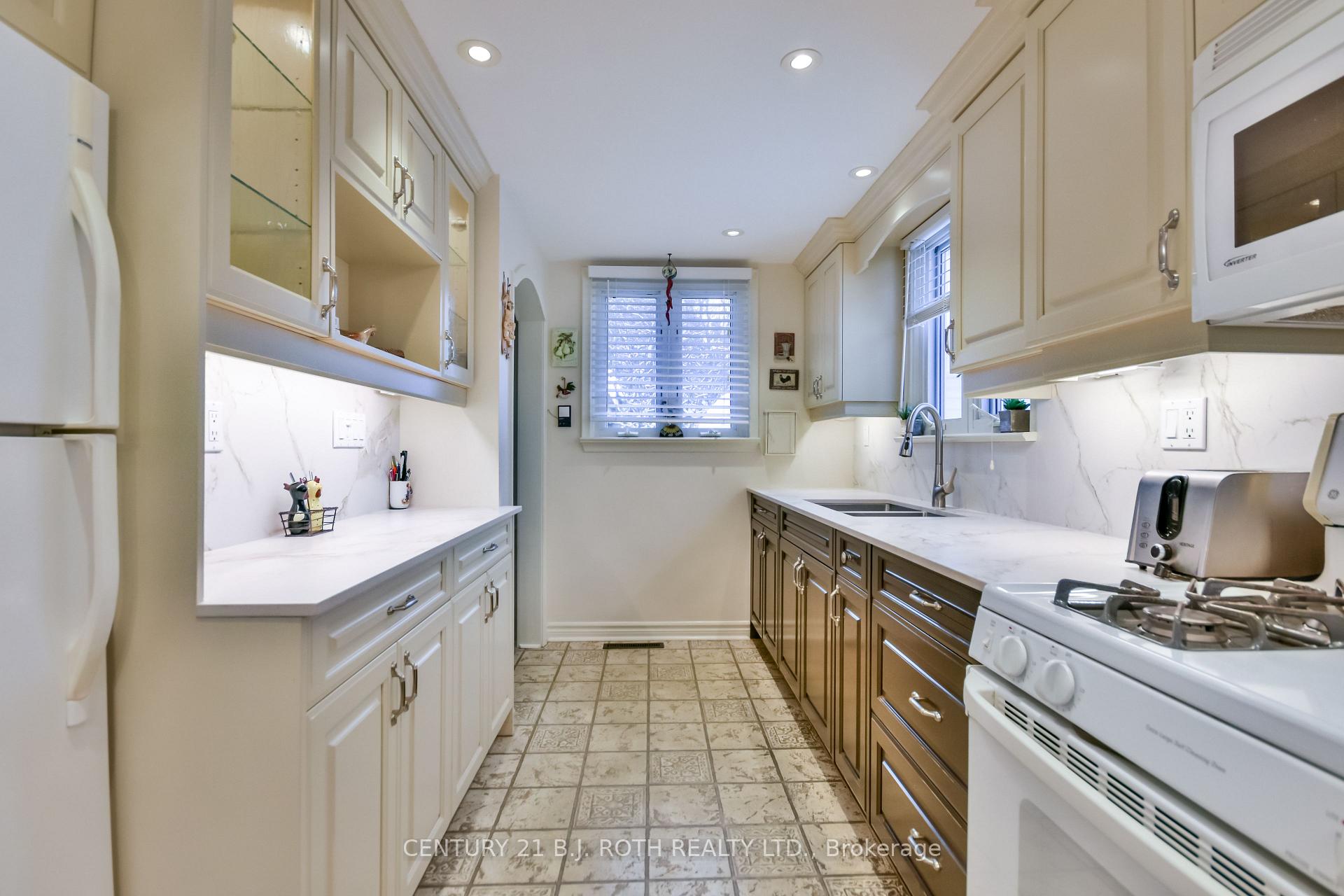 Photo 10 of 51 Fittons Road W, Orillia — HOMEH