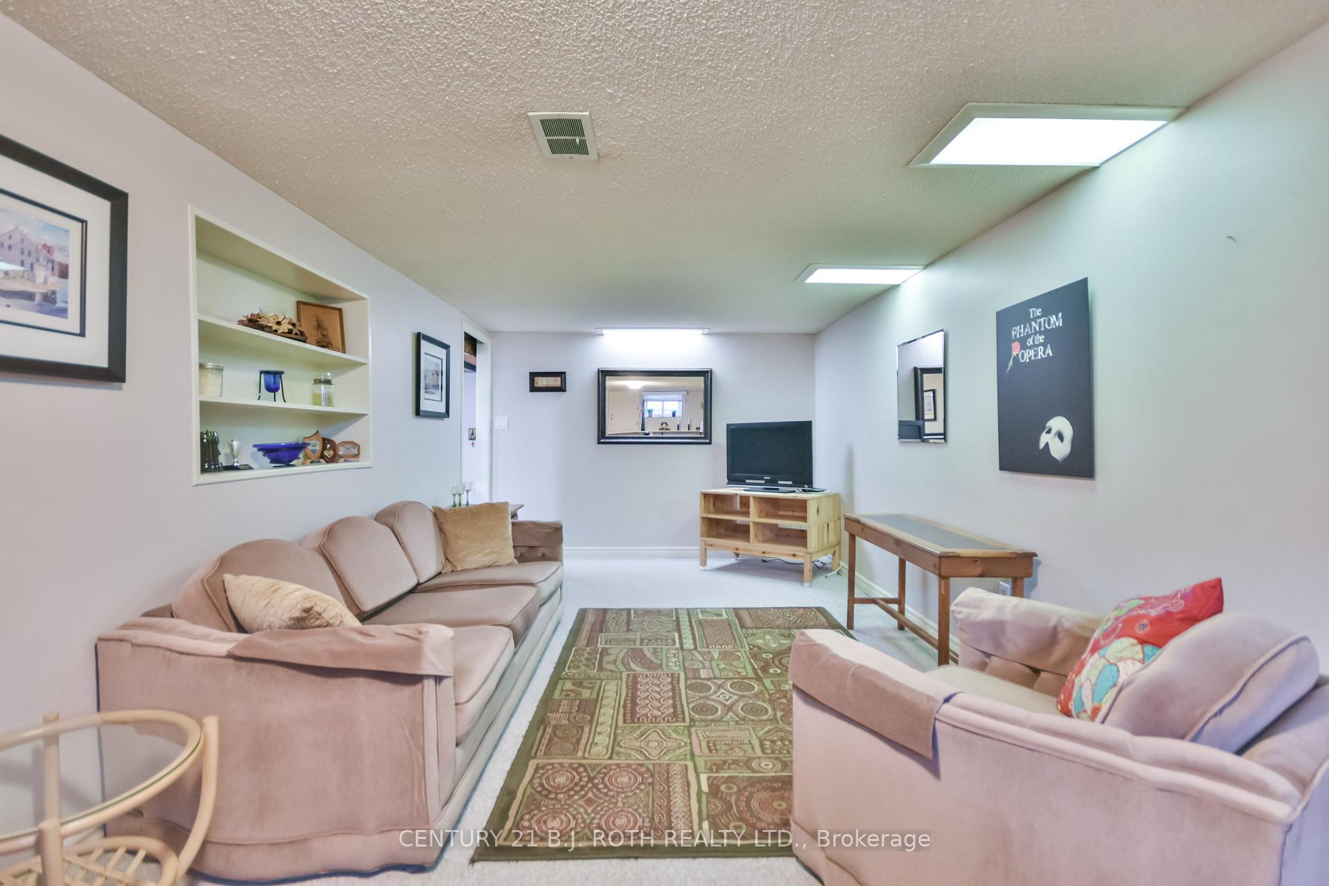 Photo 25 of 51 Fittons Road W, Orillia — HOMEH