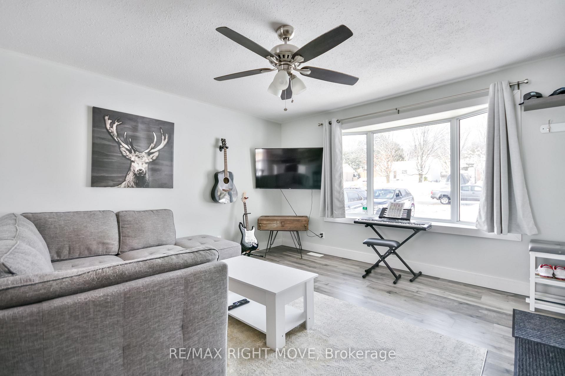 Photo 5 of 2 Walker Avenue, Orillia — HOMEH