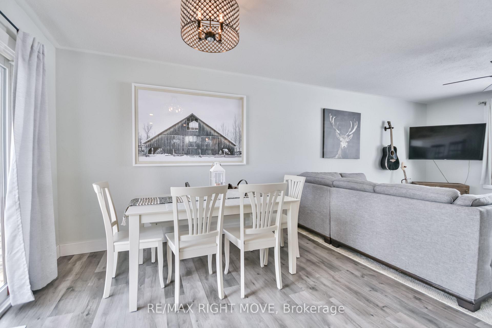 Photo 10 of 2 Walker Avenue, Orillia — HOMEH