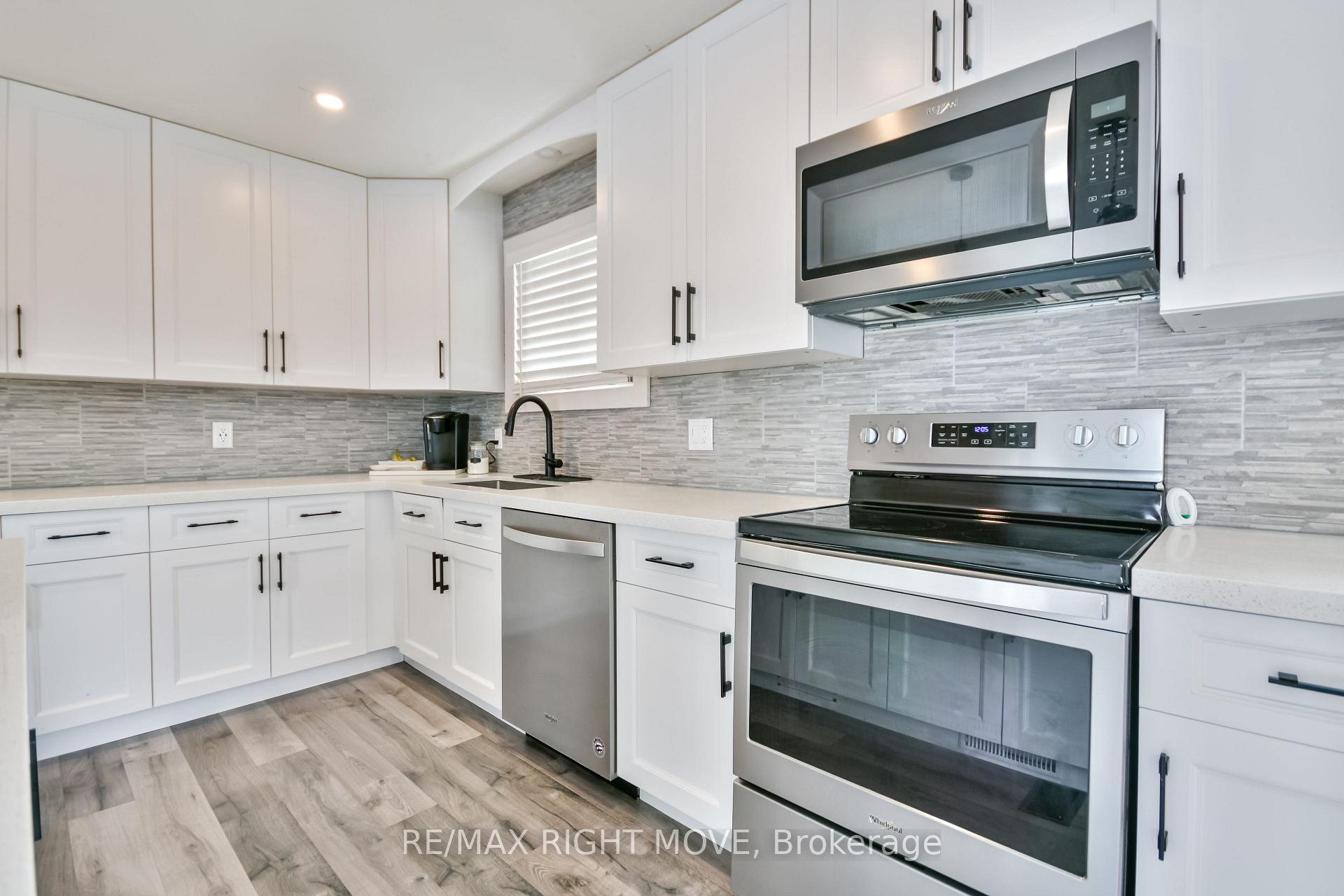 Photo 12 of 2 Walker Avenue, Orillia — HOMEH