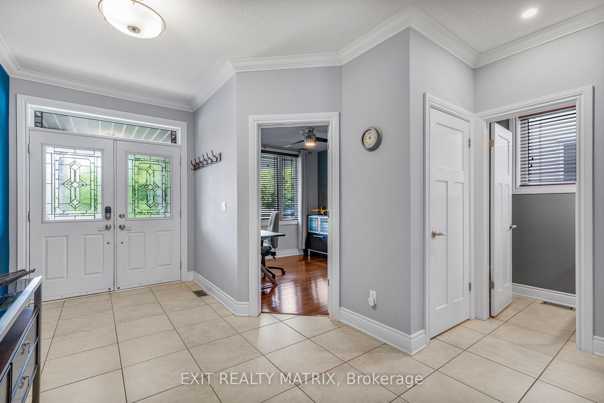 Photo 3 of 352 Oakcrest Way, Ottawa, Avalon East — HOMEH