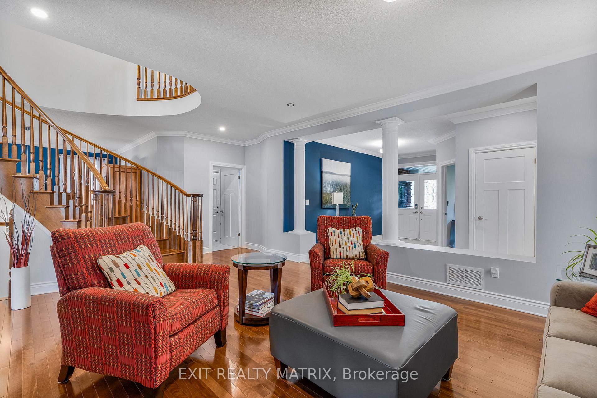 Photo 8 of 352 Oakcrest Way, Ottawa, Avalon East — HOMEH