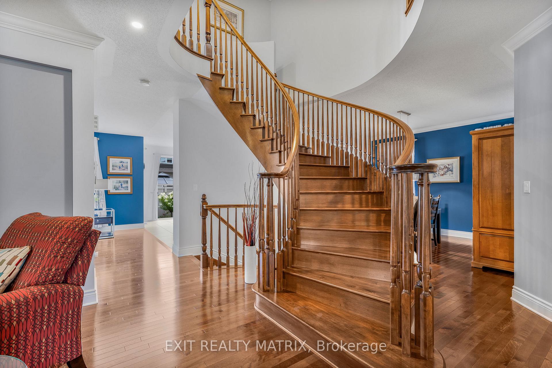Photo 9 of 352 Oakcrest Way, Ottawa, Avalon East — HOMEH