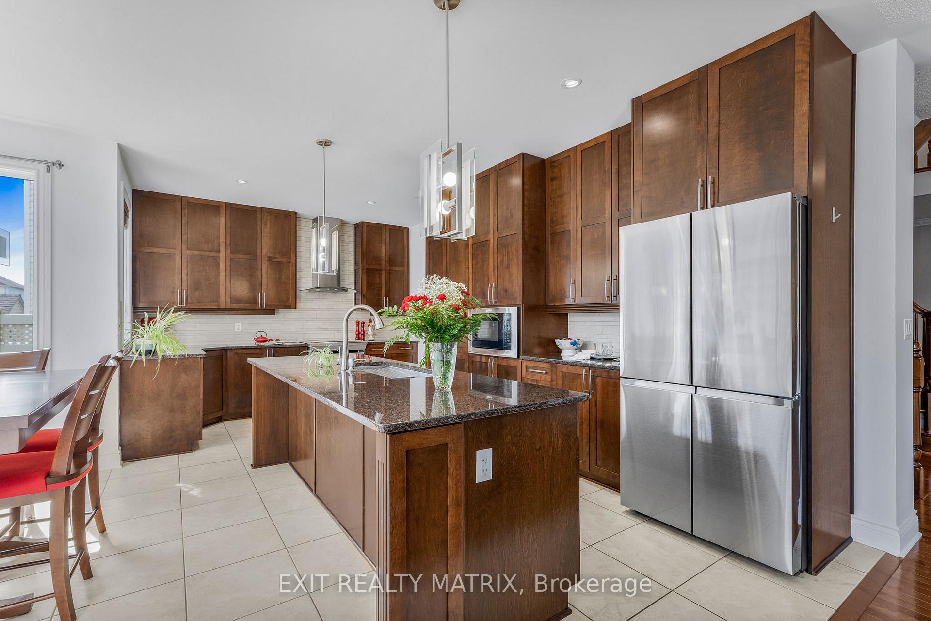 Photo 15 of 352 Oakcrest Way, Ottawa, Avalon East — HOMEH