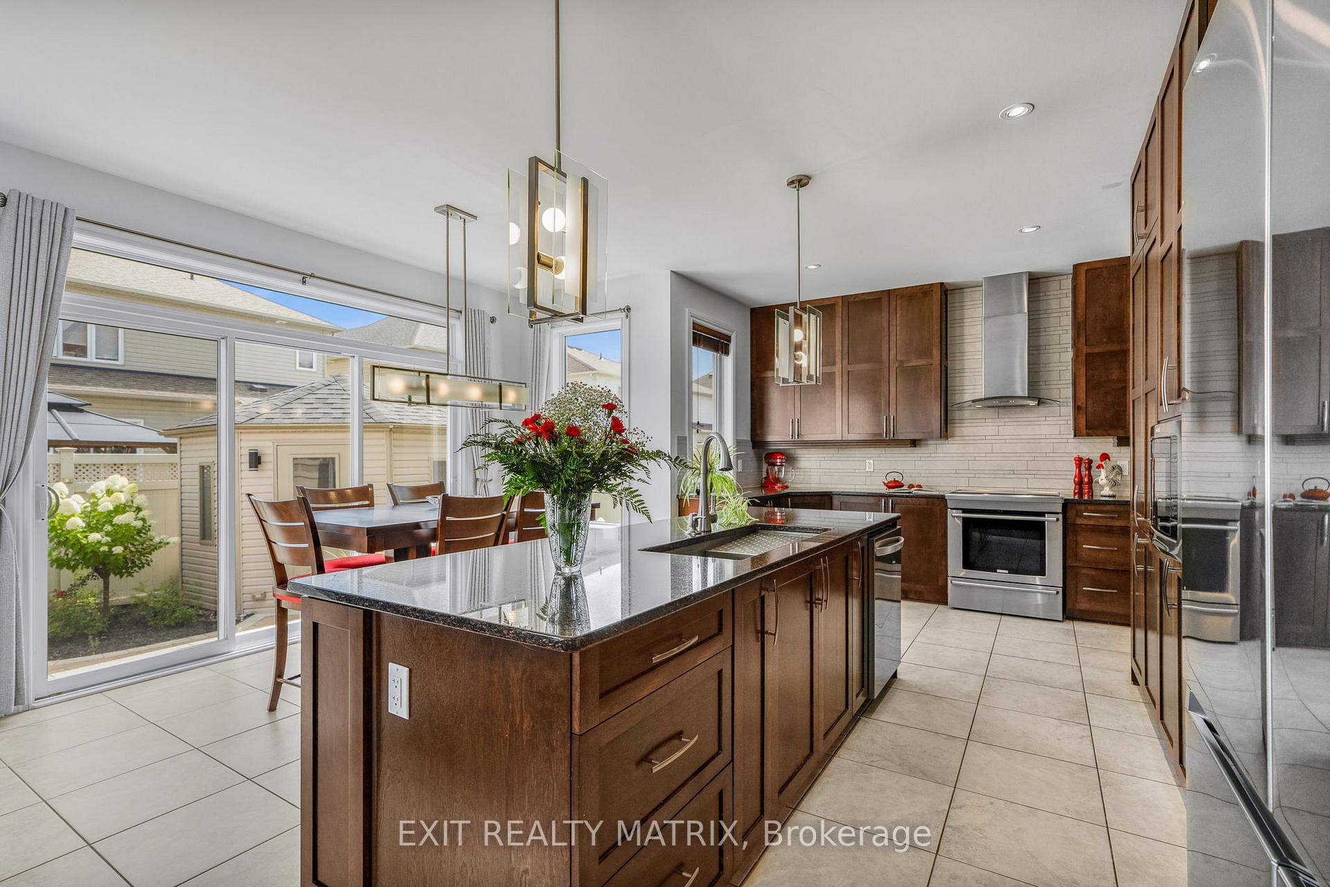 Photo 16 of 352 Oakcrest Way, Ottawa, Avalon East — HOMEH