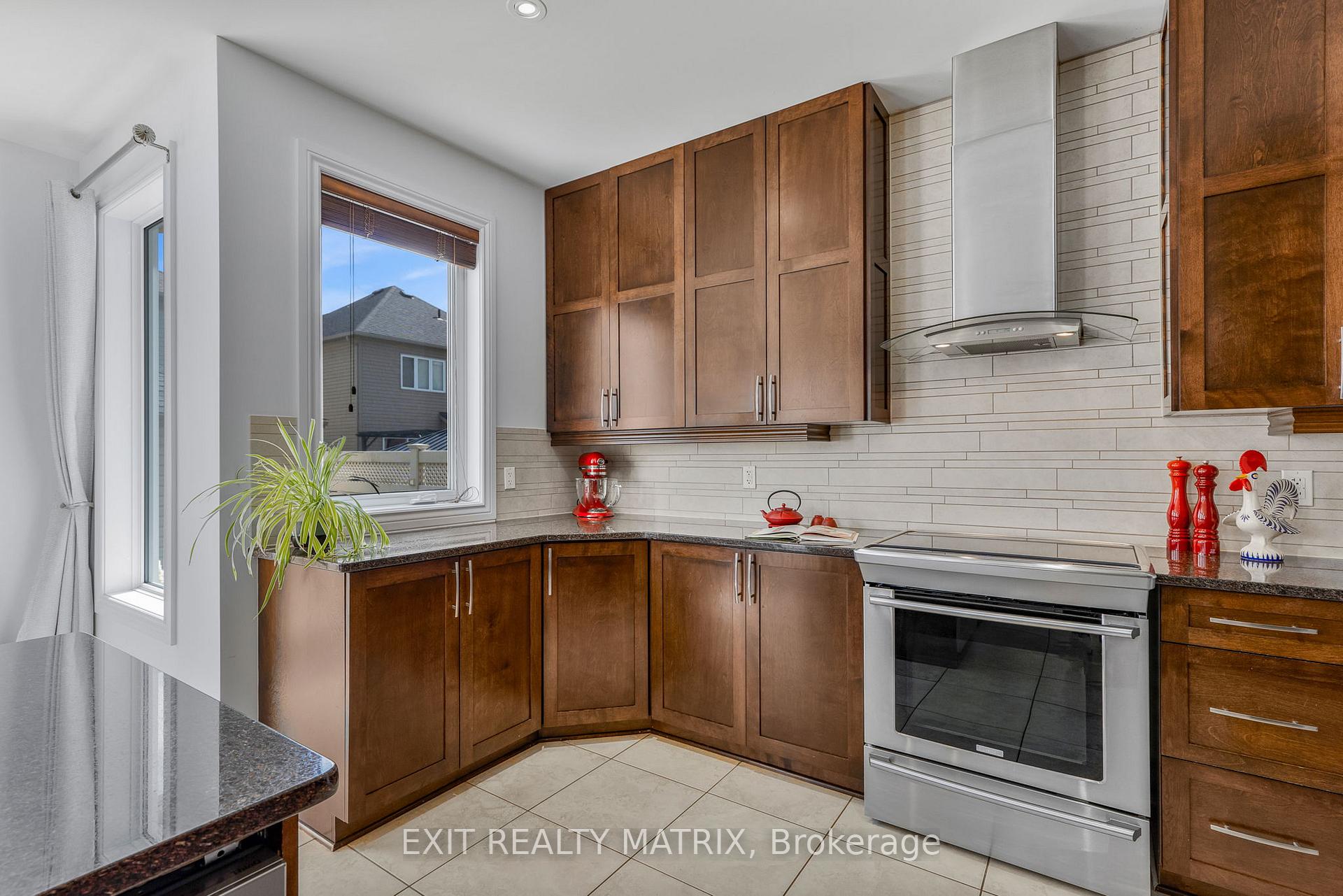 Photo 17 of 352 Oakcrest Way, Ottawa, Avalon East — HOMEH