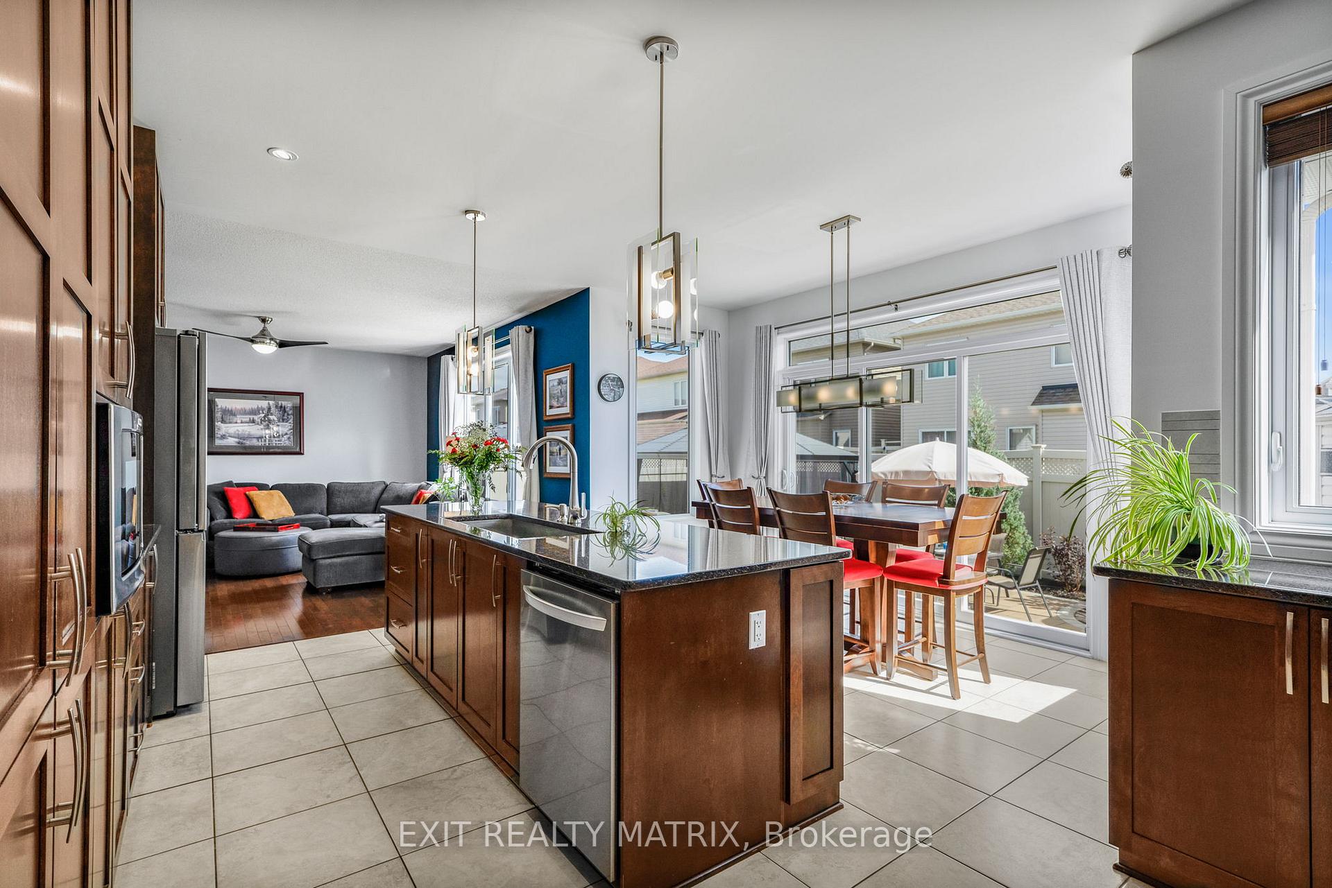 Photo 18 of 352 Oakcrest Way, Ottawa, Avalon East — HOMEH