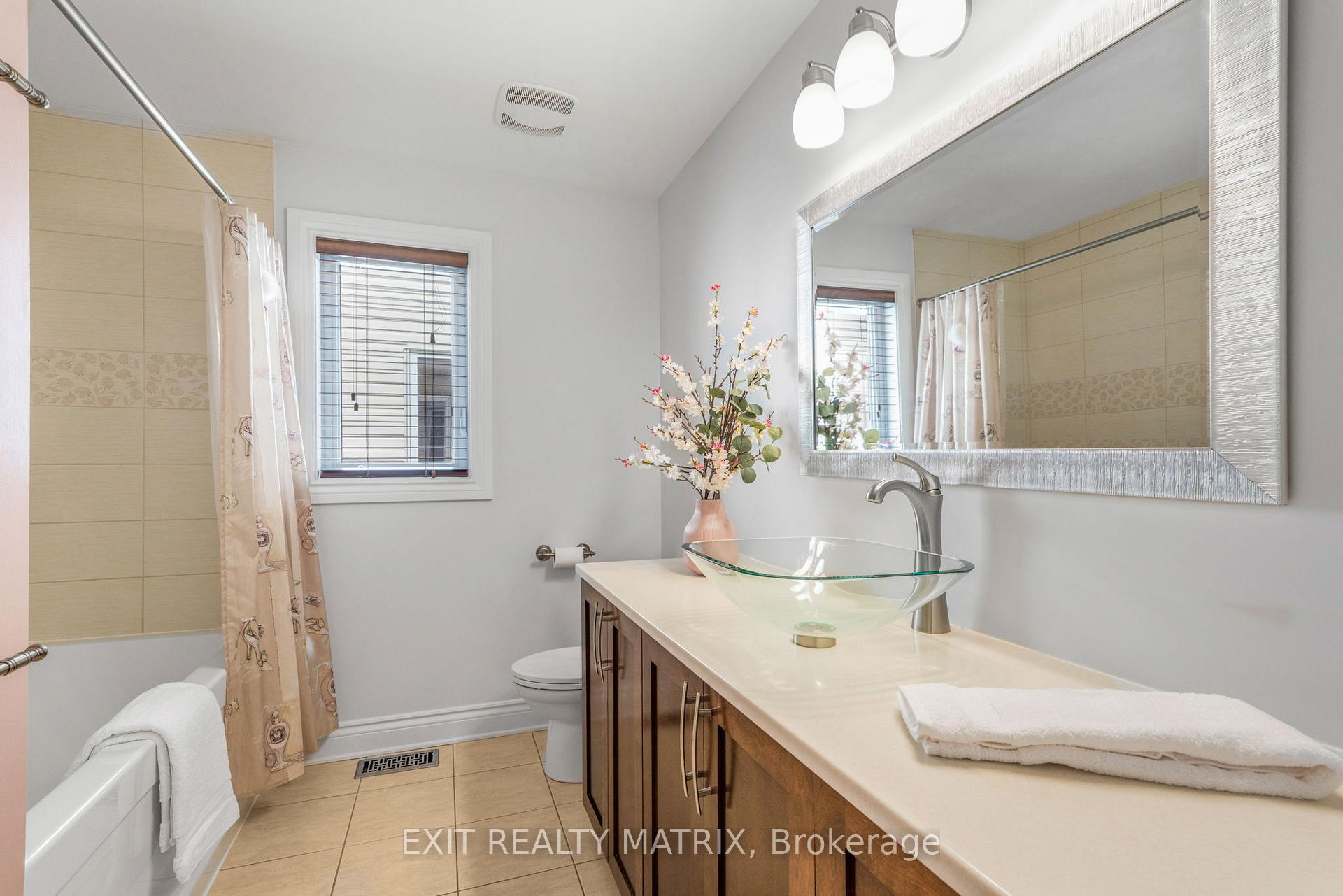 Photo 24 of 352 Oakcrest Way, Ottawa, Avalon East — HOMEH
