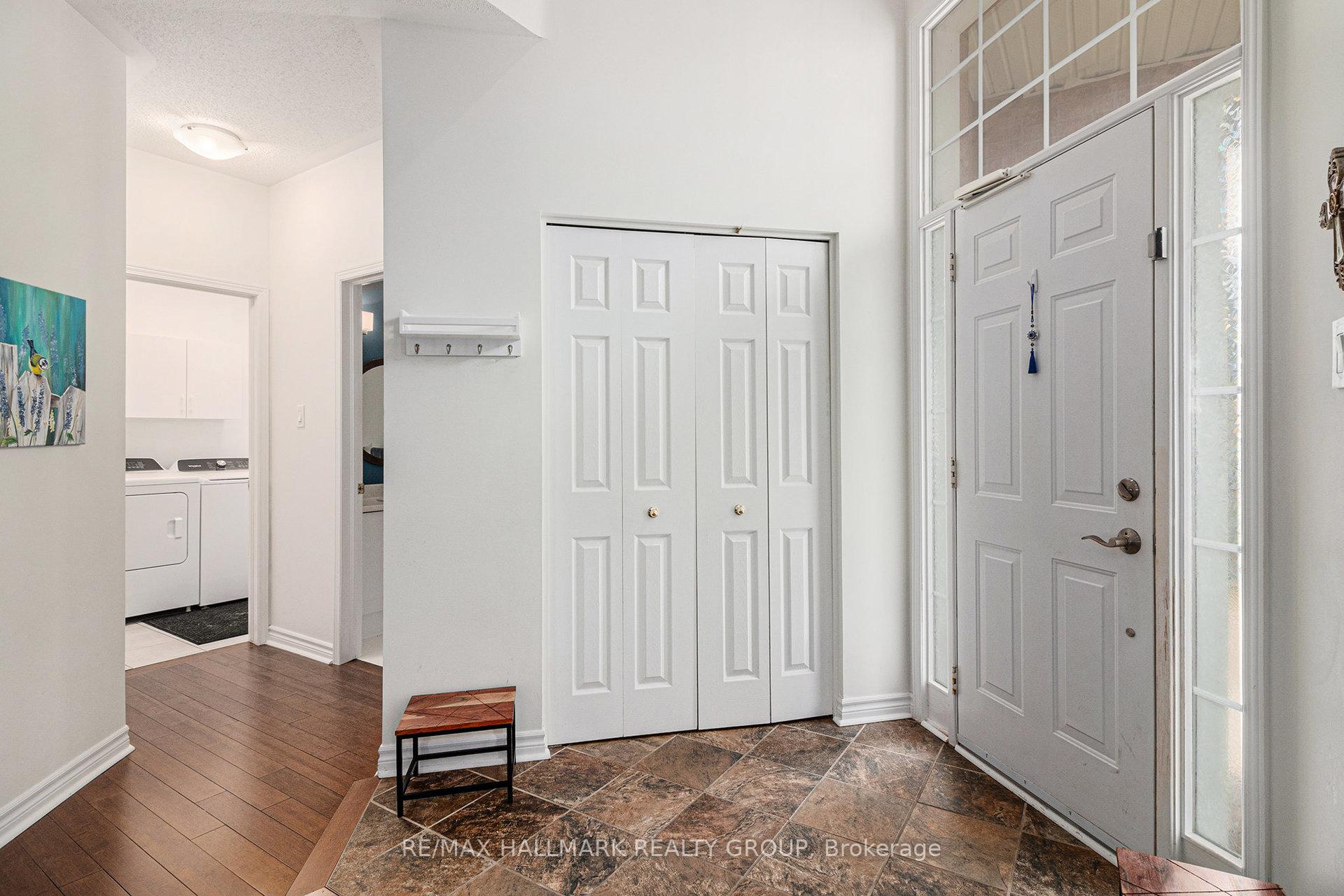 Photo 2 of 1565 Winterport Way, Ottawa, Fallingbrook/Pineridge — HOMEH