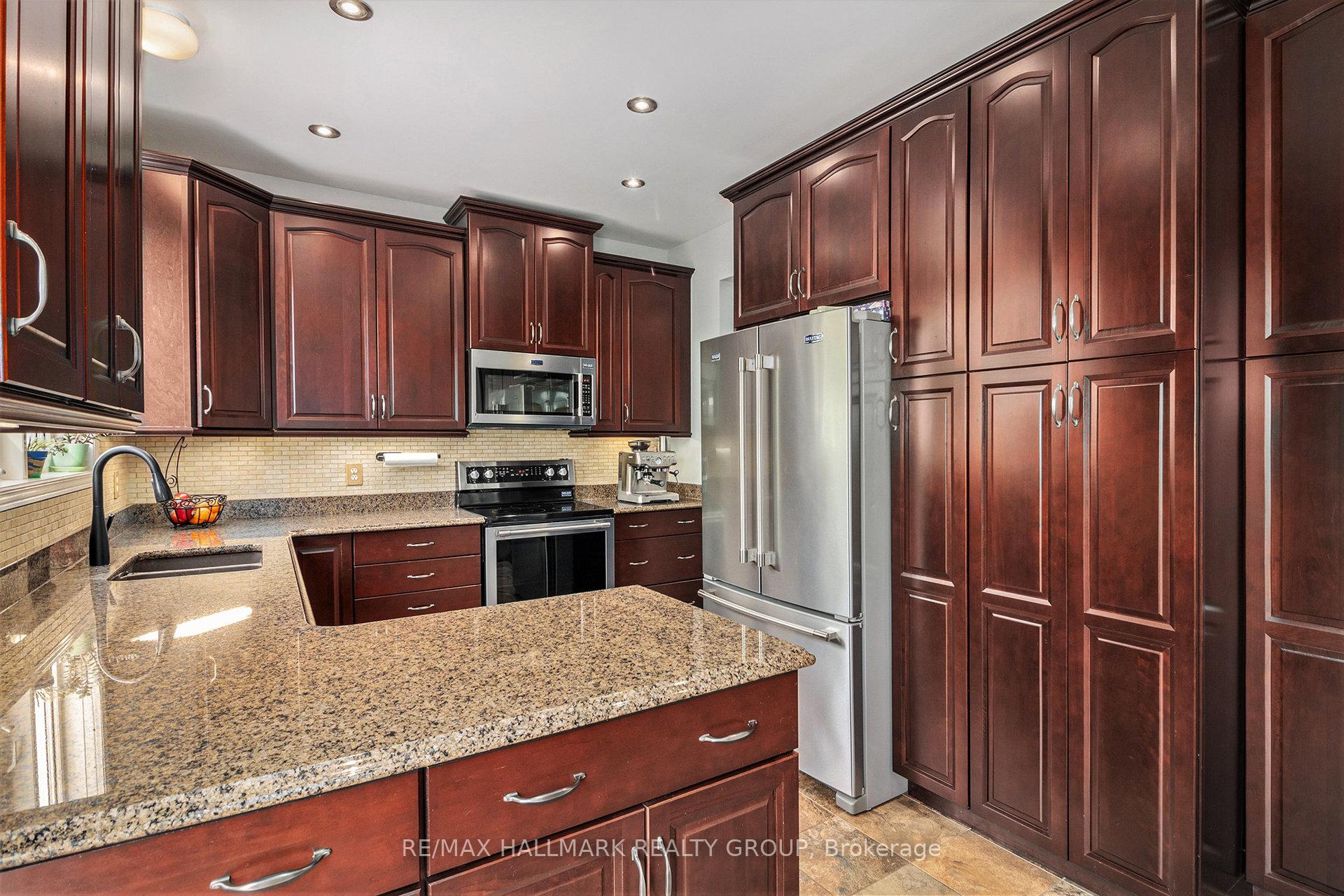 Photo 9 of 1565 Winterport Way, Ottawa, Fallingbrook/Pineridge — HOMEH