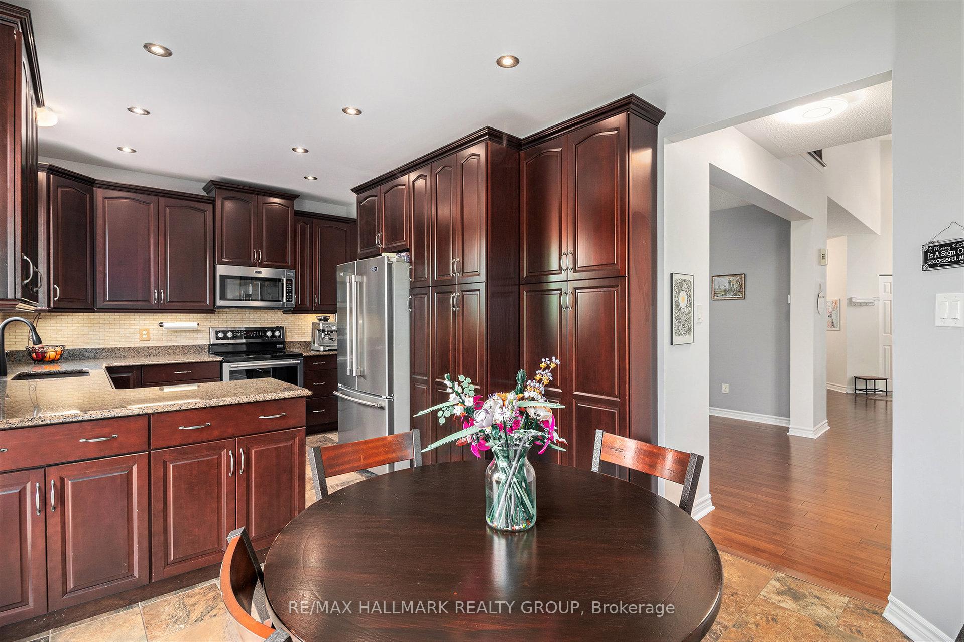 Photo 12 of 1565 Winterport Way, Ottawa, Fallingbrook/Pineridge — HOMEH