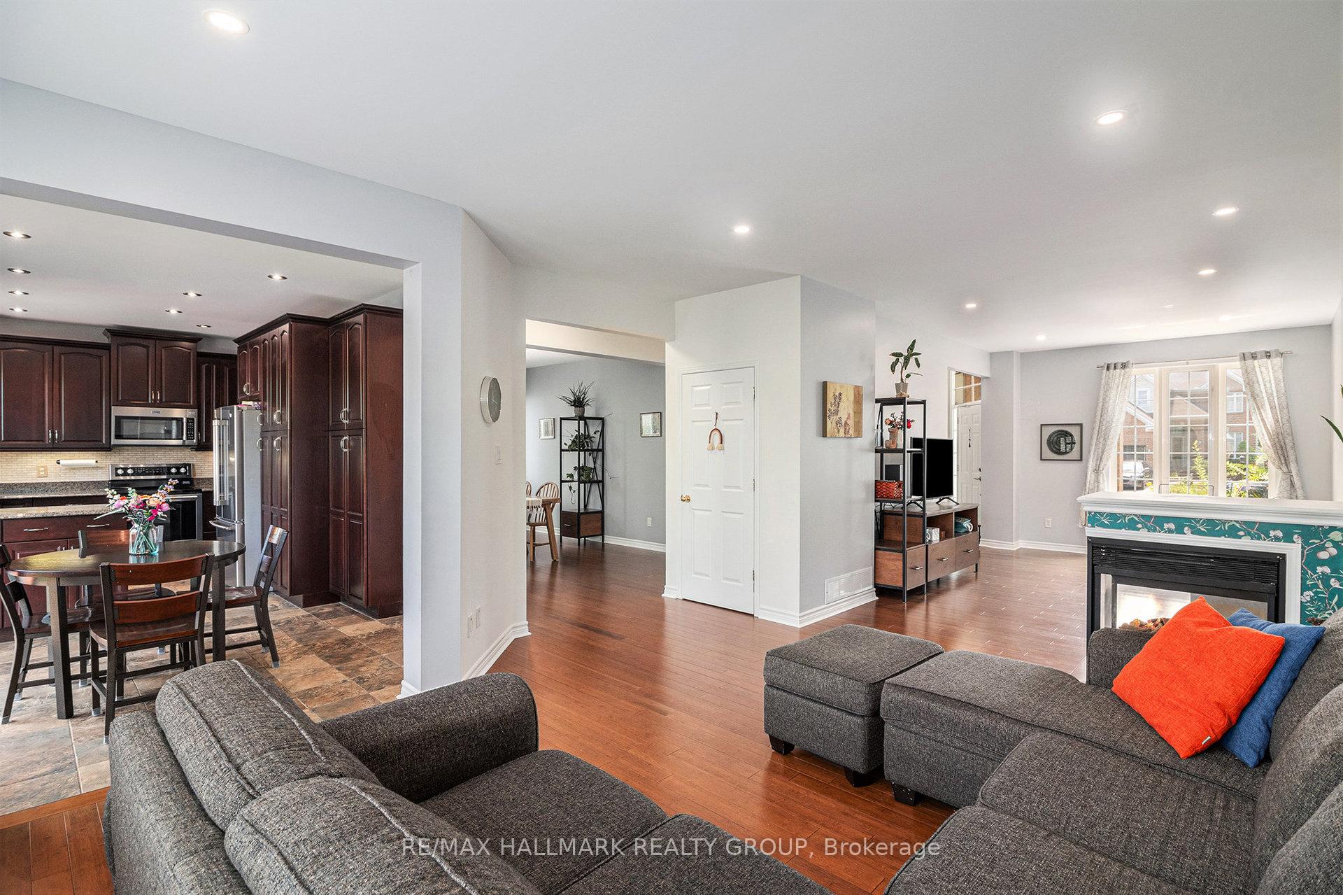 Photo 13 of 1565 Winterport Way, Ottawa, Fallingbrook/Pineridge — HOMEH