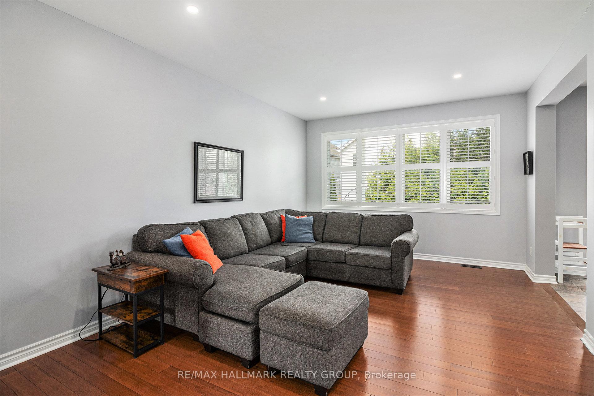 Photo 14 of 1565 Winterport Way, Ottawa, Fallingbrook/Pineridge — HOMEH