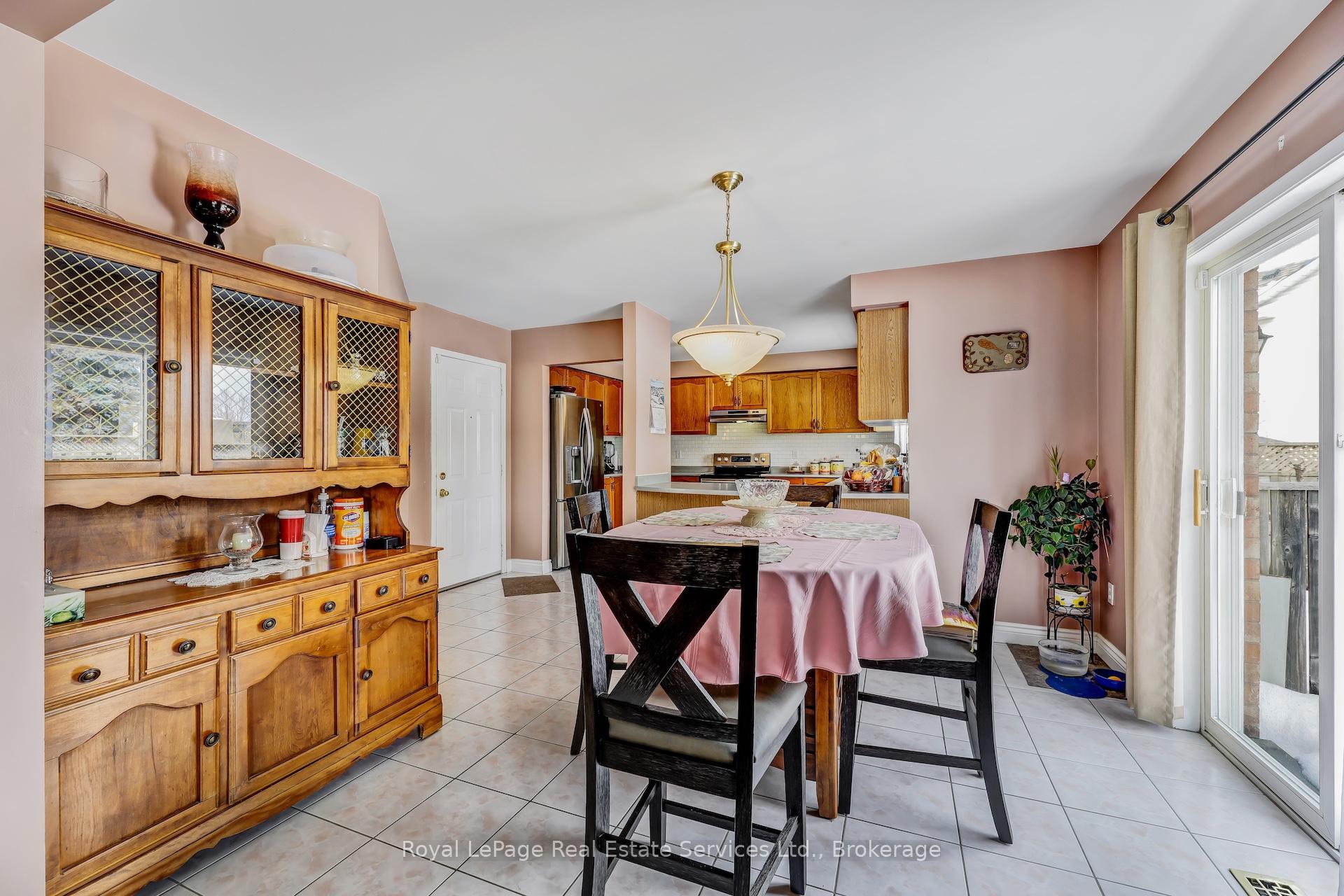Photo 14 of 164 Dixon Drive E, Milton, Dempsey — HOMEH