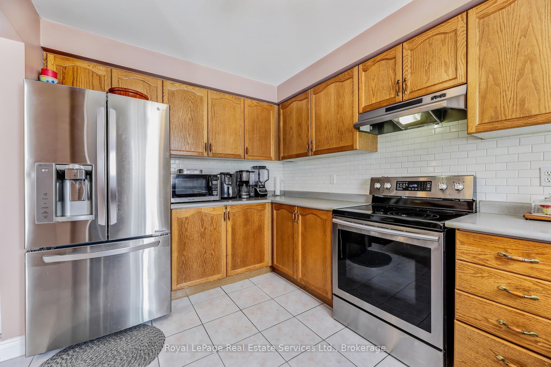 Photo 17 of 164 Dixon Drive E, Milton, Dempsey — HOMEH