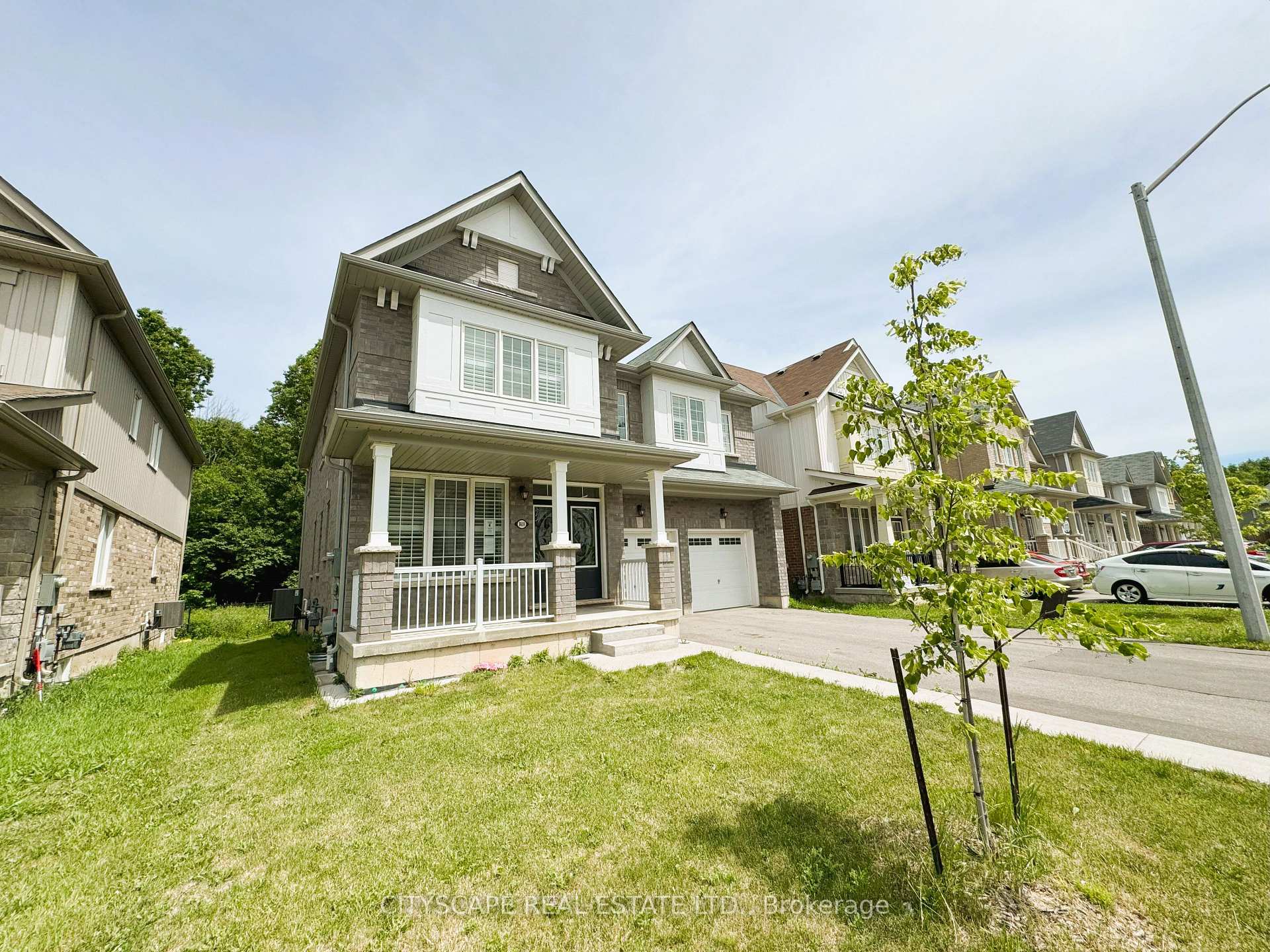 Photo 2 of 8659 Chickory Trail, Niagara Falls, Brown — HOMEH
