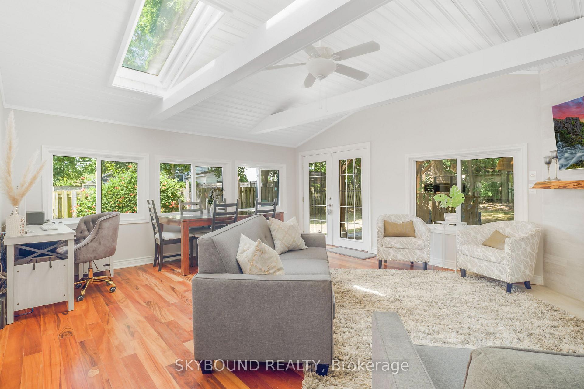 Photo 10 of 5177 Valley Way, Niagara Falls, Cherrywood — HOMEH
