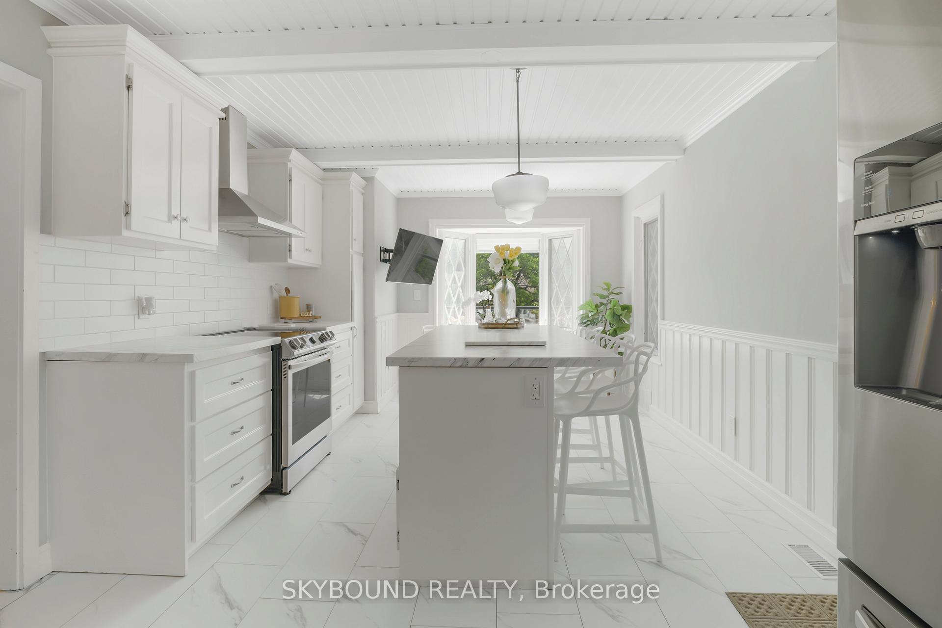Photo 12 of 5177 Valley Way, Niagara Falls, Cherrywood — HOMEH