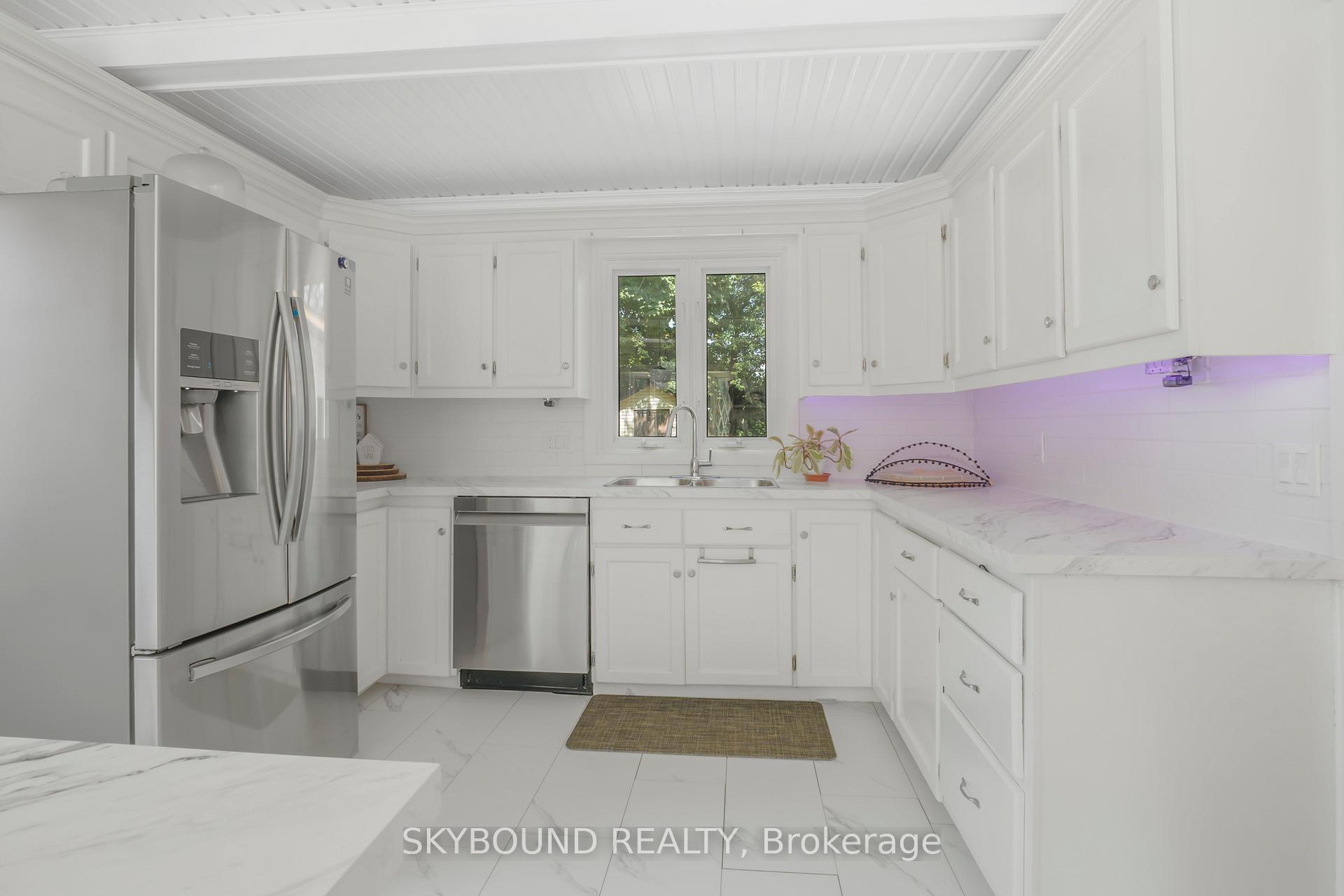 Photo 13 of 5177 Valley Way, Niagara Falls, Cherrywood — HOMEH