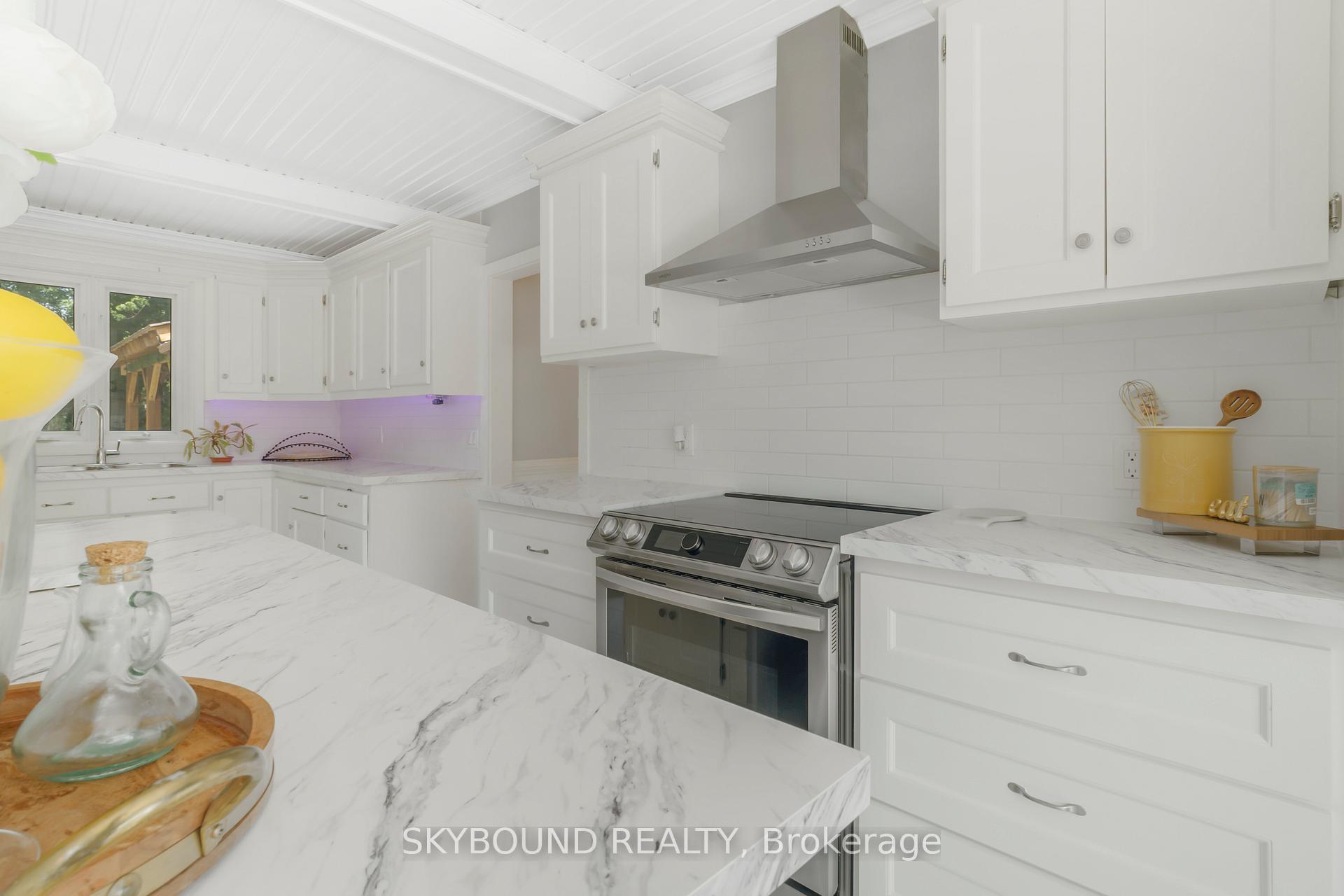 Photo 15 of 5177 Valley Way, Niagara Falls, Cherrywood — HOMEH