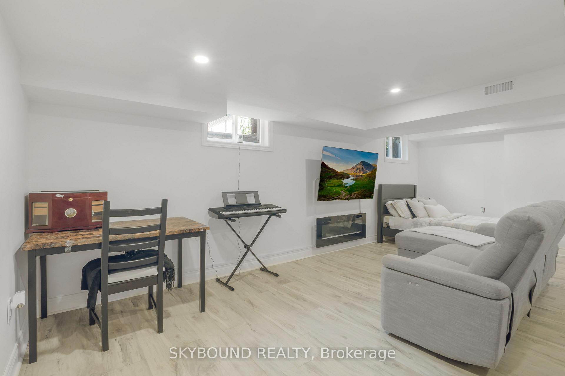 Photo 27 of 5177 Valley Way, Niagara Falls, Cherrywood — HOMEH