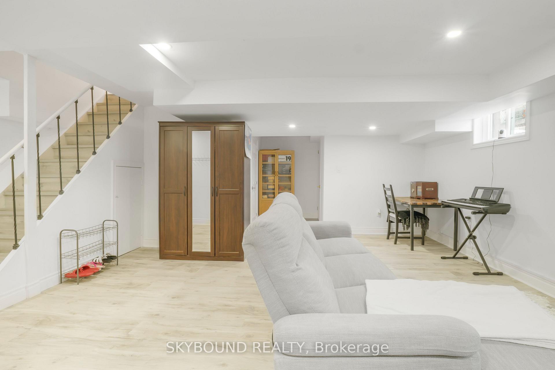 Photo 30 of 5177 Valley Way, Niagara Falls, Cherrywood — HOMEH