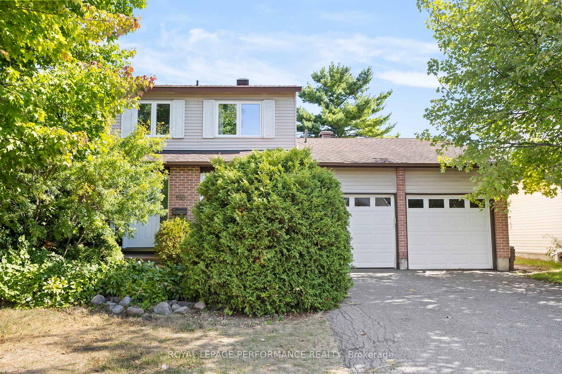 Photo 2 of 198 Park Grove Drive, Ottawa, Queenswood Heights South — HOMEH
