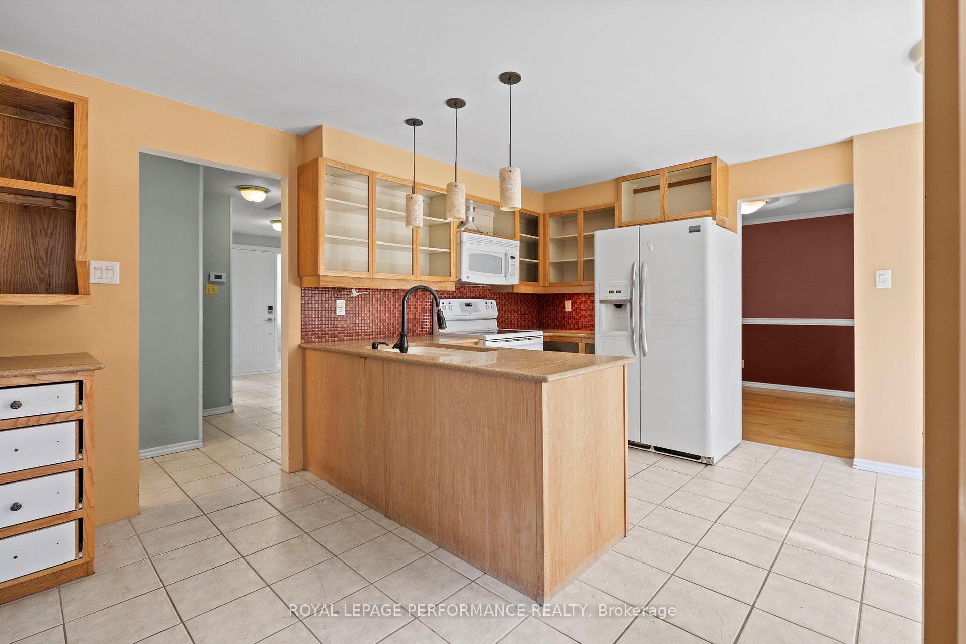 Photo 9 of 198 Park Grove Drive, Ottawa, Queenswood Heights South — HOMEH