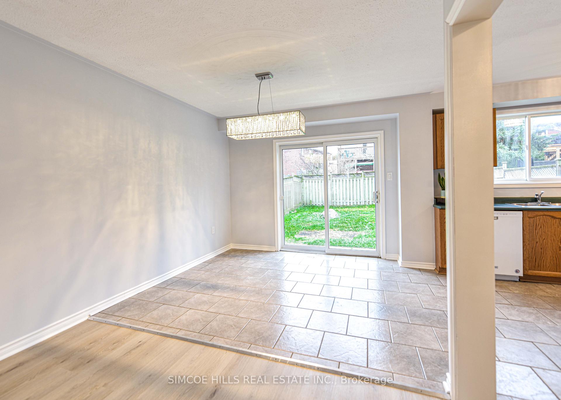 Photo 7 of 159 Julia Crescent, Orillia — HOMEH