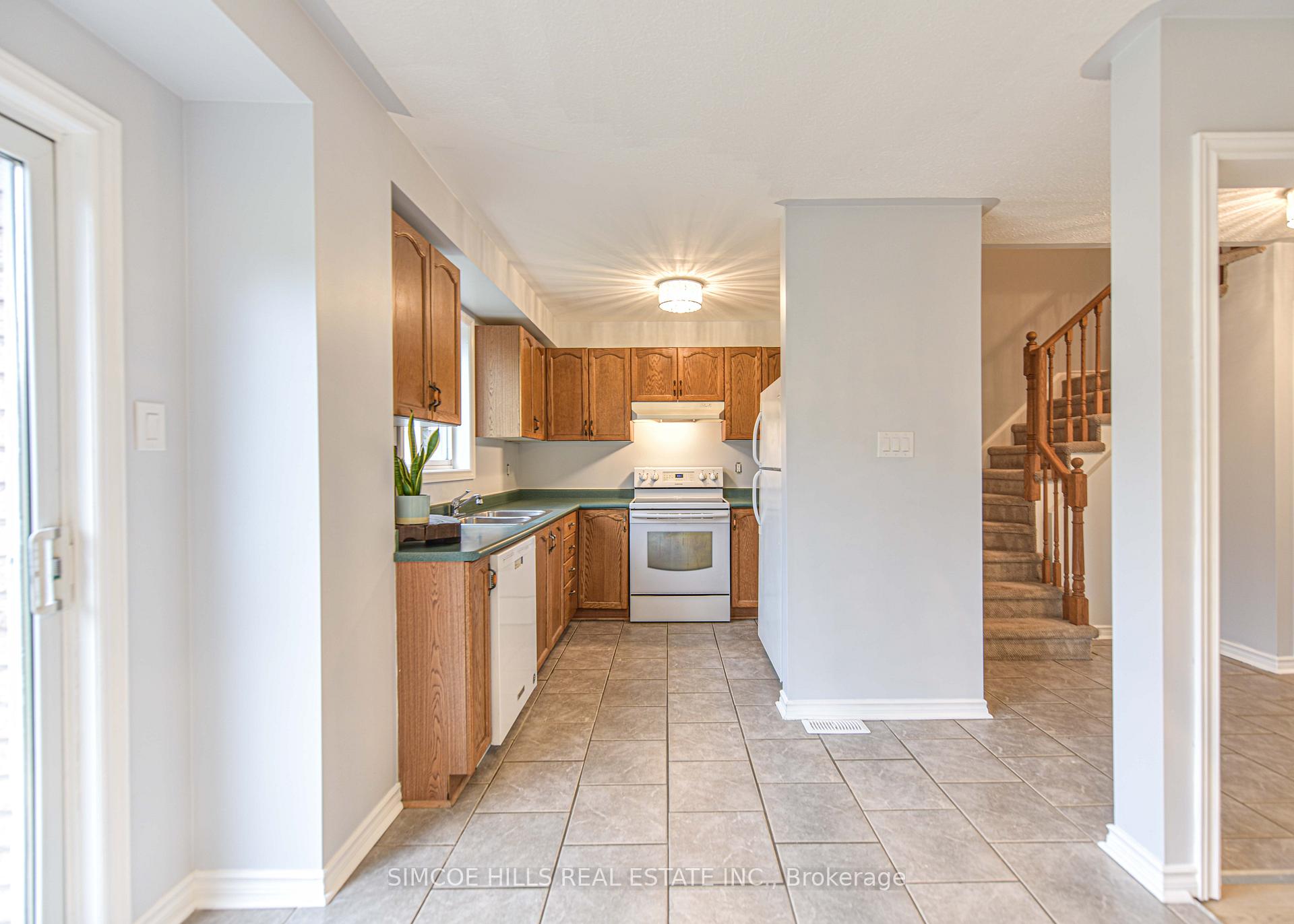 Photo 8 of 159 Julia Crescent, Orillia — HOMEH