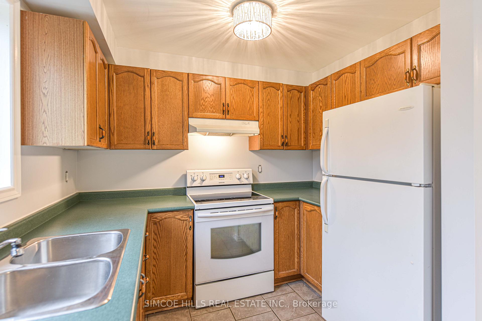 Photo 9 of 159 Julia Crescent, Orillia — HOMEH