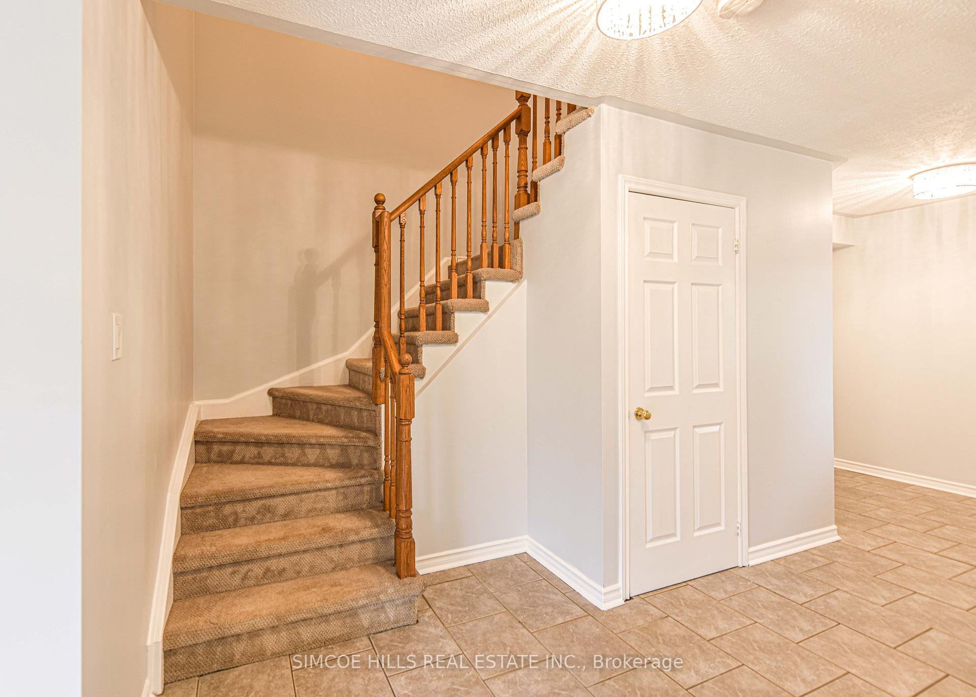 Photo 10 of 159 Julia Crescent, Orillia — HOMEH