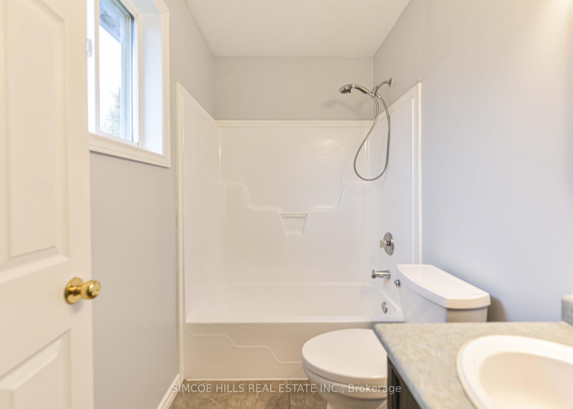 Photo 12 of 159 Julia Crescent, Orillia — HOMEH