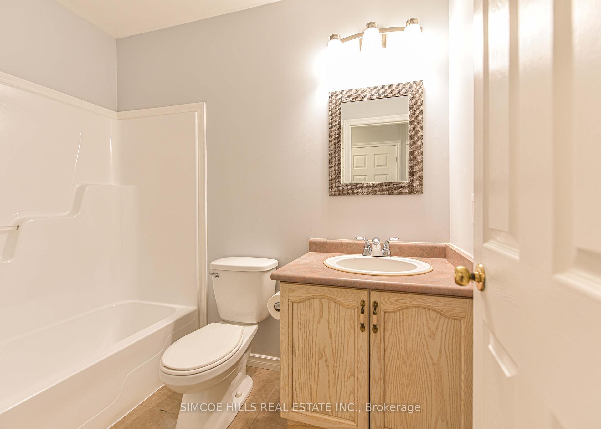 Photo 17 of 159 Julia Crescent, Orillia — HOMEH