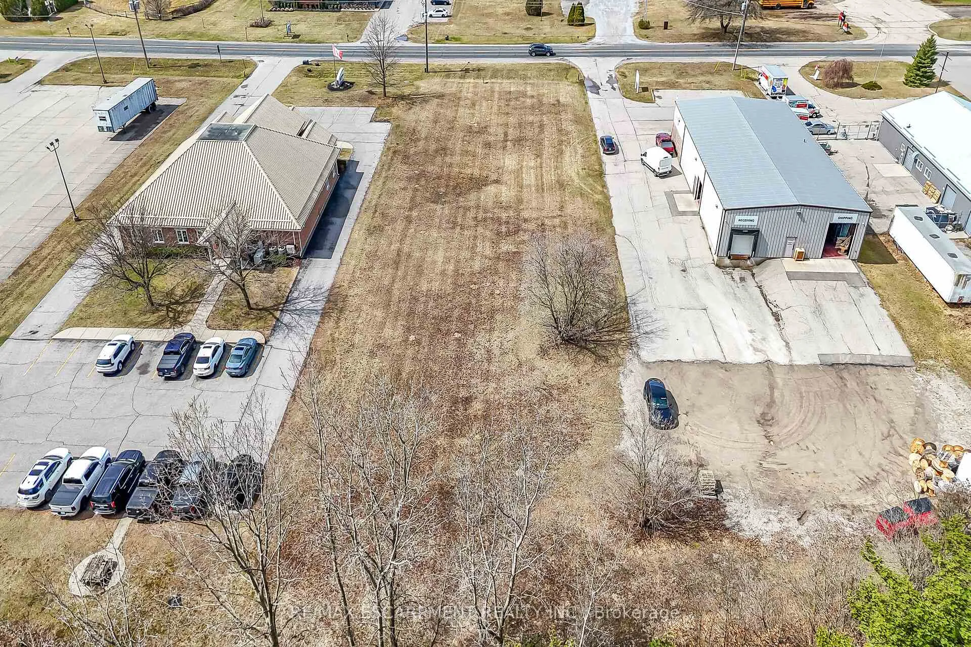 Photo 3 of 33 Park Road, Norfolk, Simcoe — HOMEH