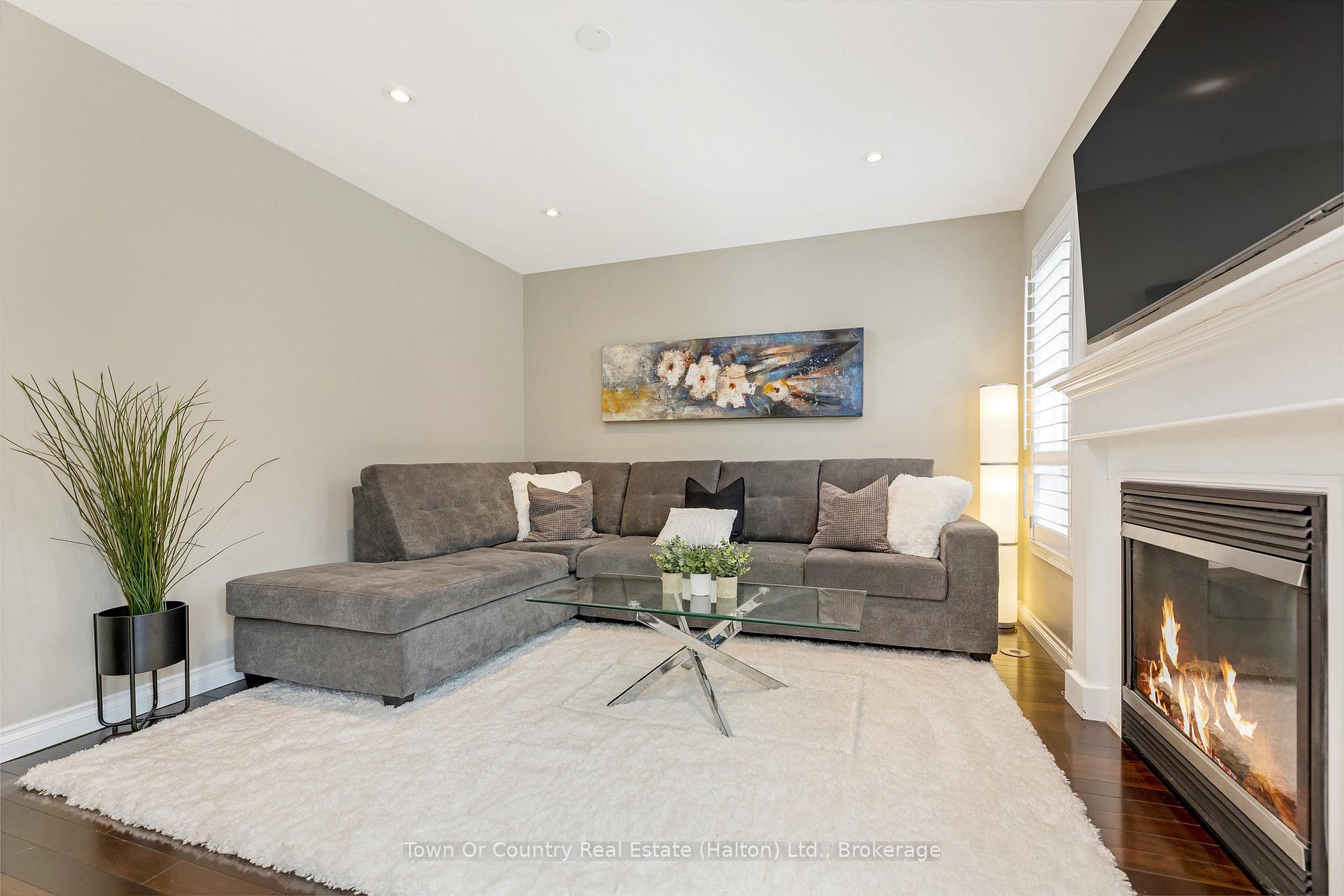 Photo 2 of 920 Burrows Gate, Milton, Coates — HOMEH