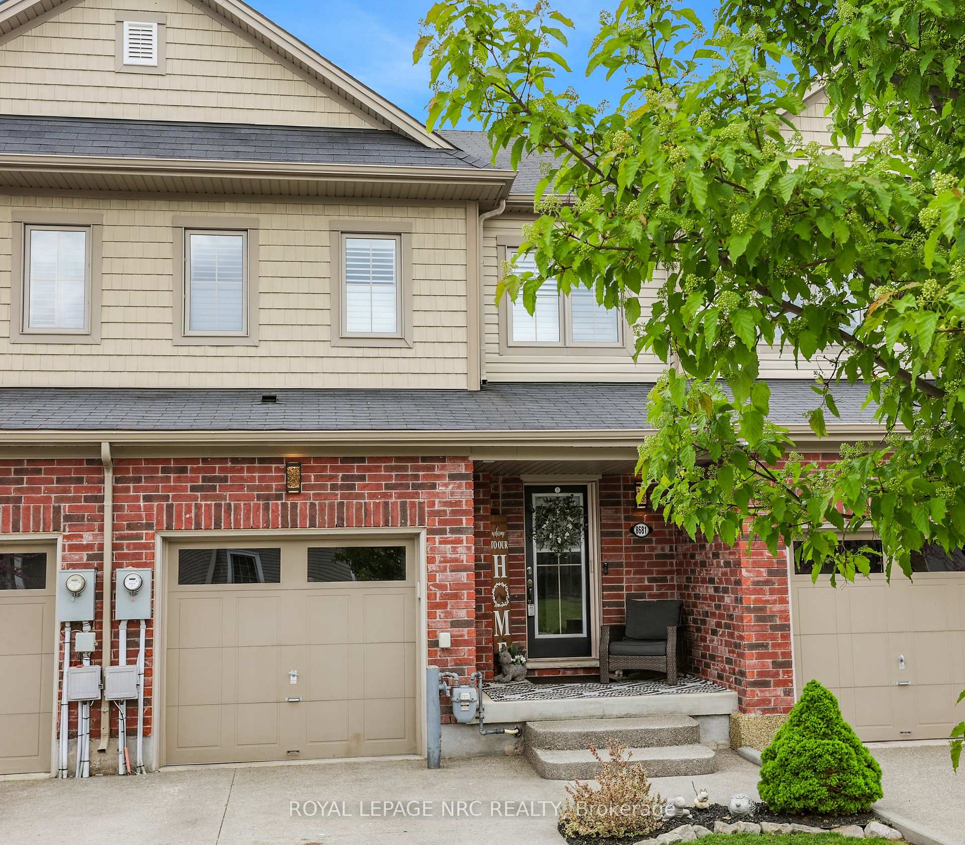 Front of 8681 Dogwood Crescent