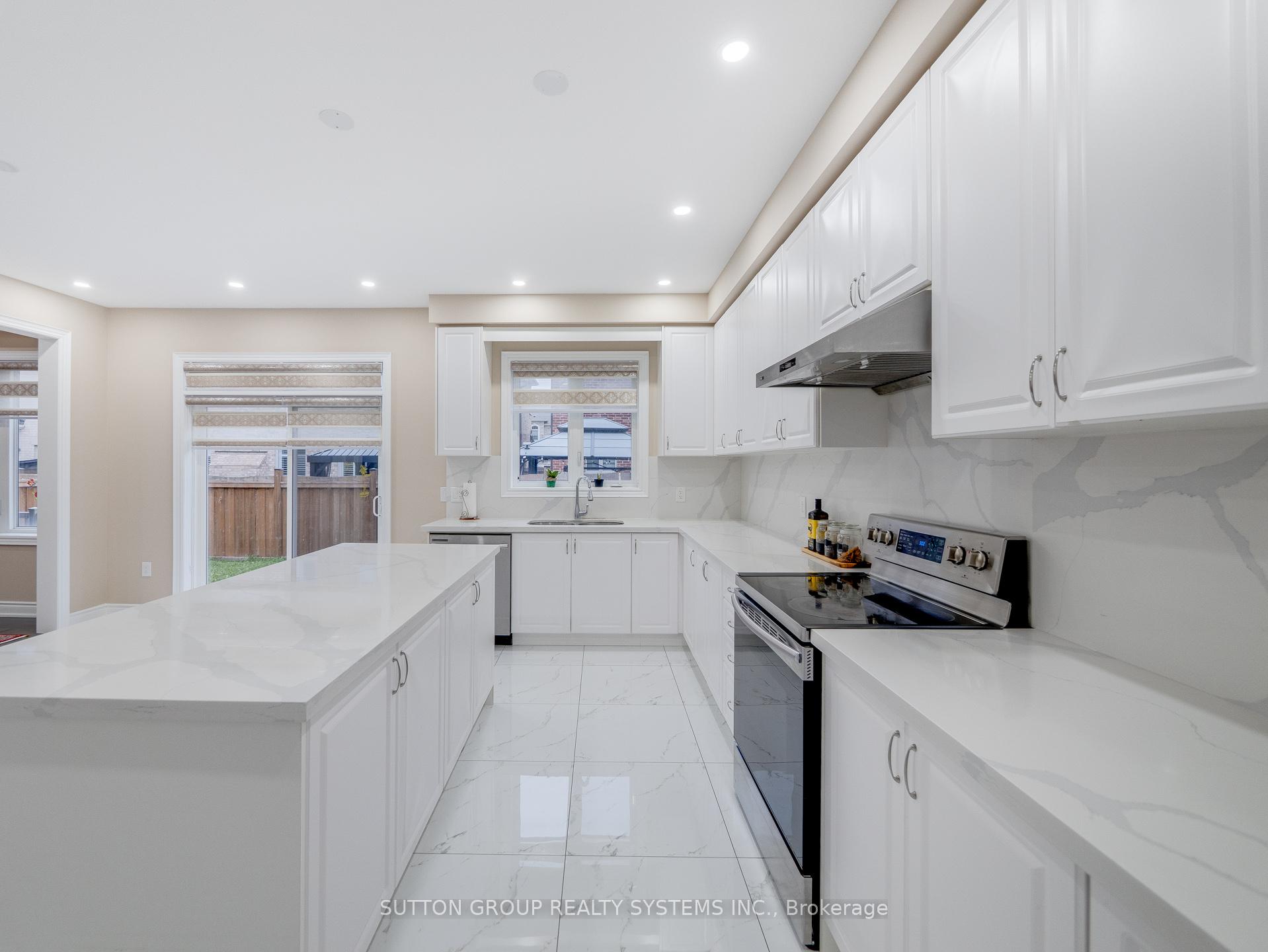 Photo 16 of 1527 Mendelson Heights, Milton, Ford — HOMEH