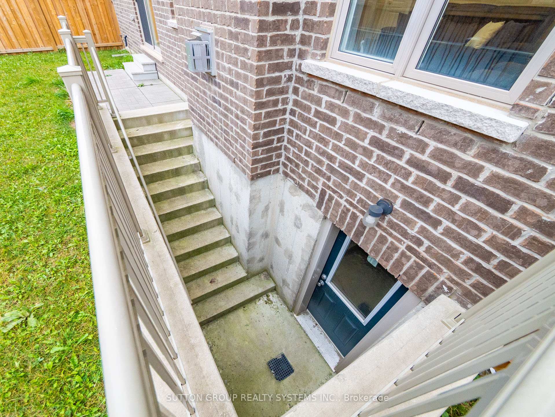 Photo 25 of 1527 Mendelson Heights, Milton, Ford — HOMEH