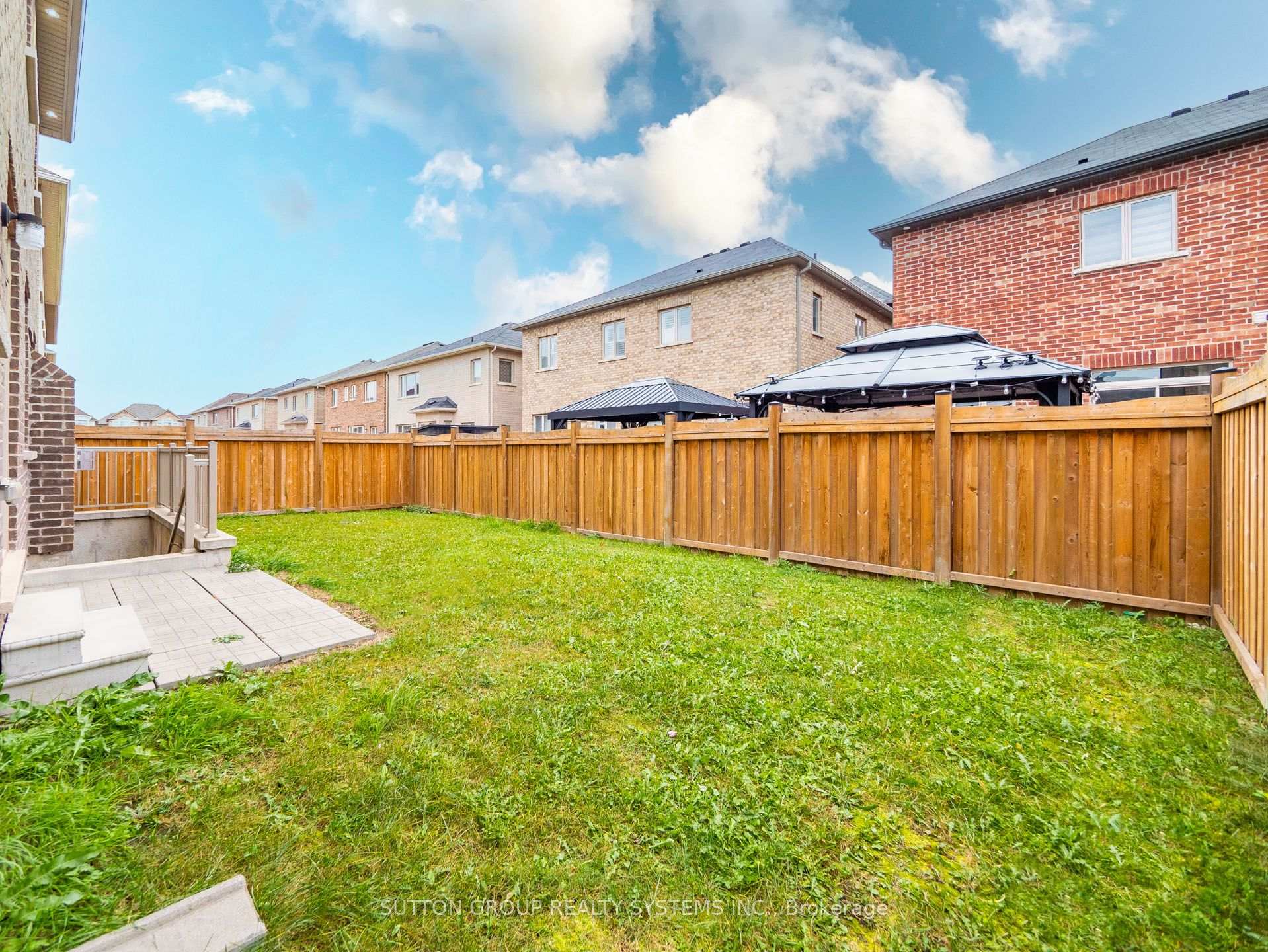 Photo 35 of 1527 Mendelson Heights, Milton, Ford — HOMEH
