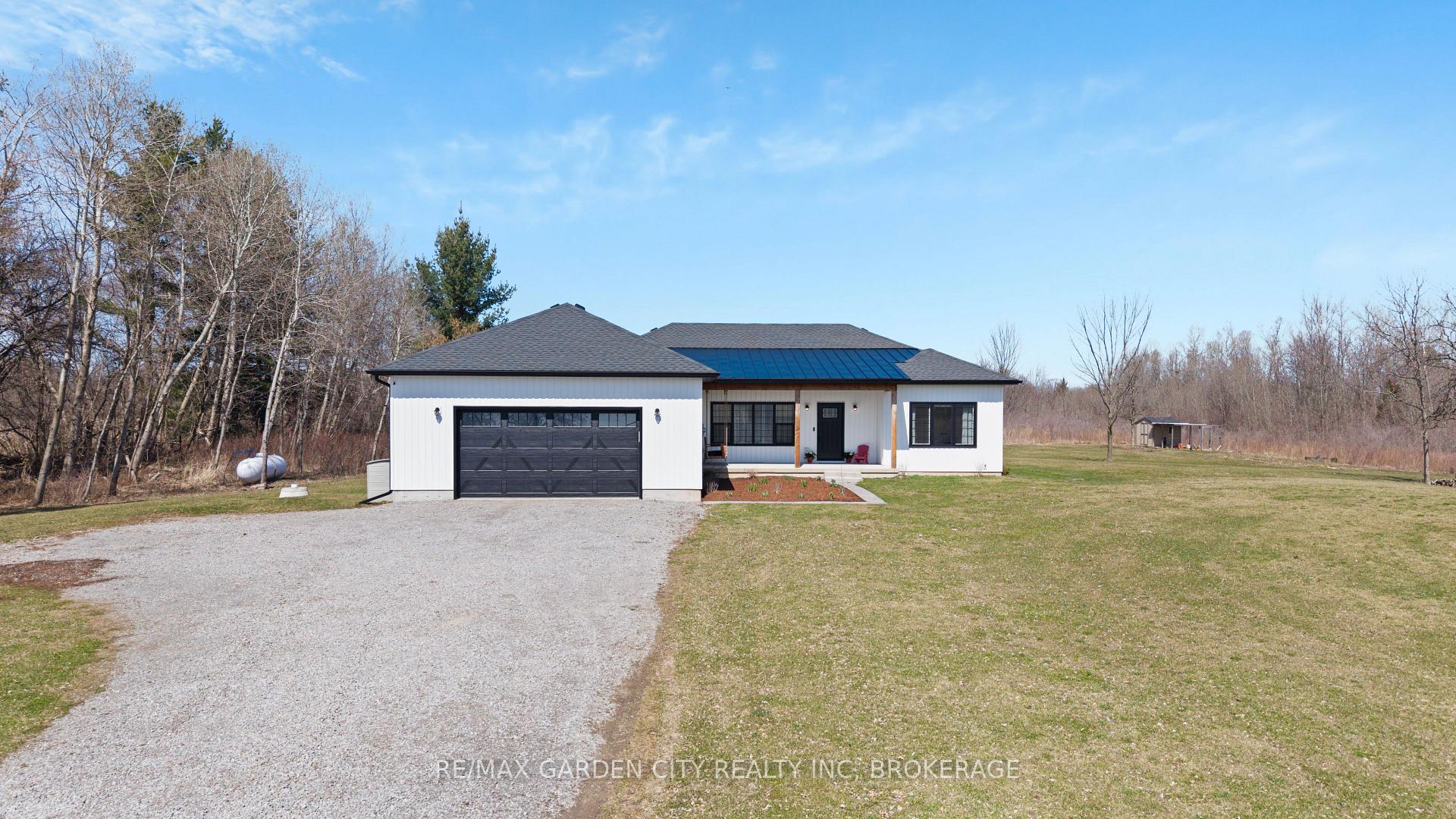 Photo 2 of 951 Twenty Road, Pelham, North Pelham — HOMEH