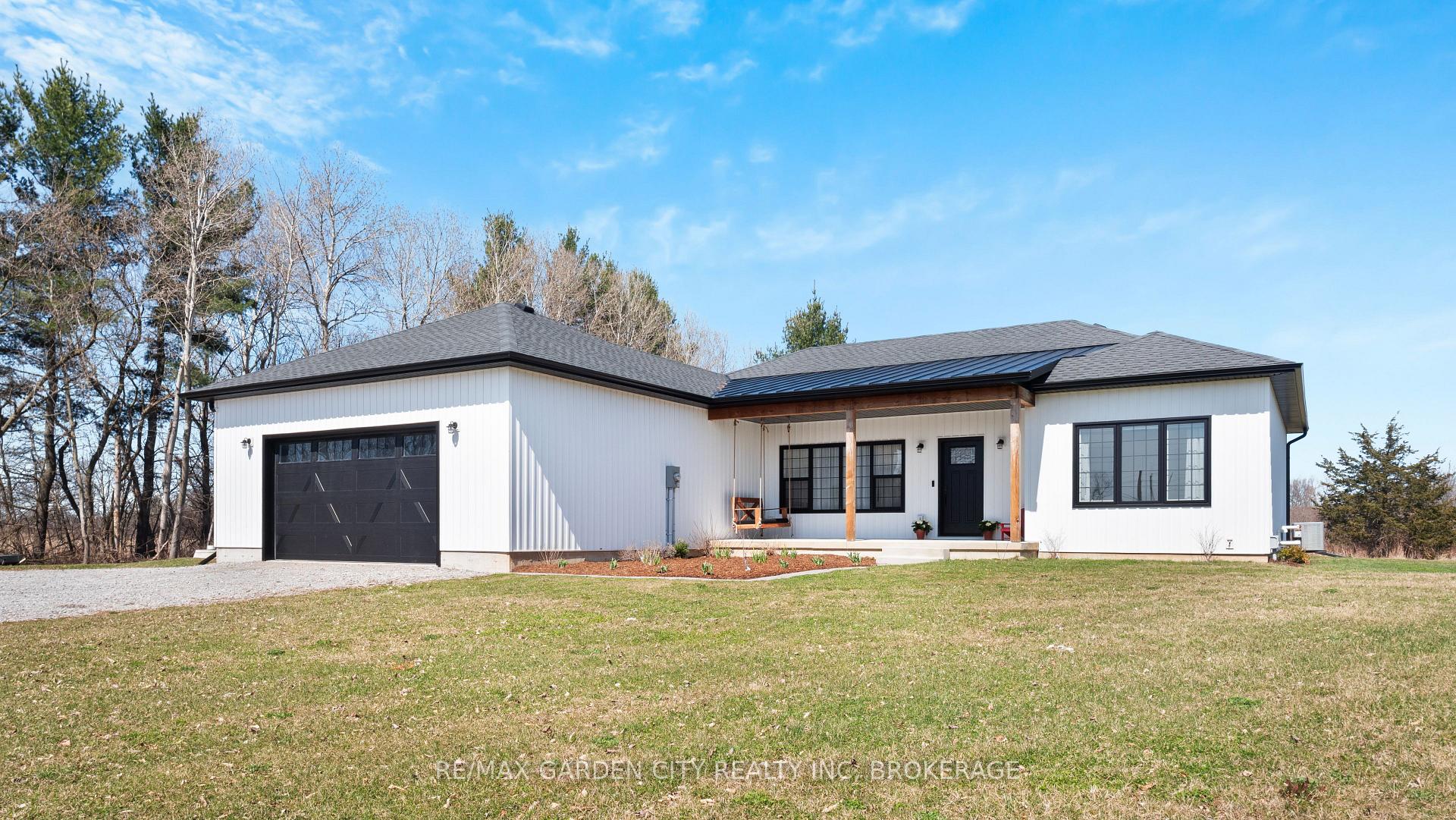 Photo 4 of 951 Twenty Road, Pelham, North Pelham — HOMEH