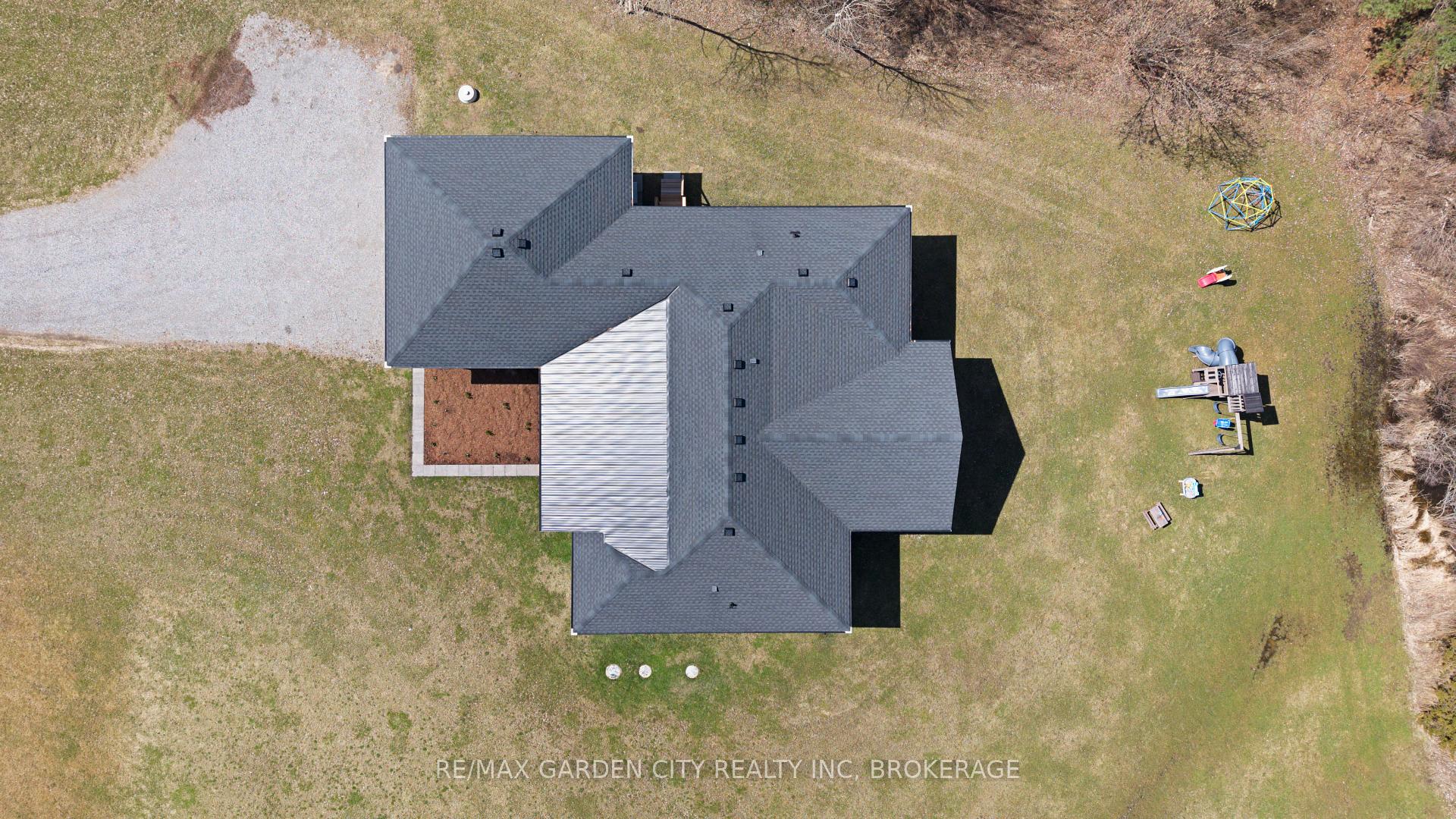 Photo 6 of 951 Twenty Road, Pelham, North Pelham — HOMEH