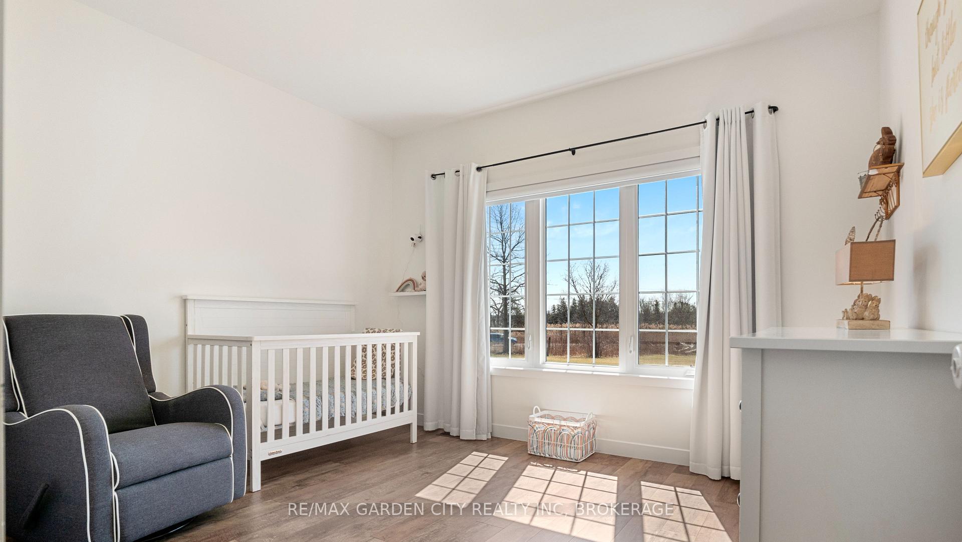 Photo 21 of 951 Twenty Road, Pelham, North Pelham — HOMEH