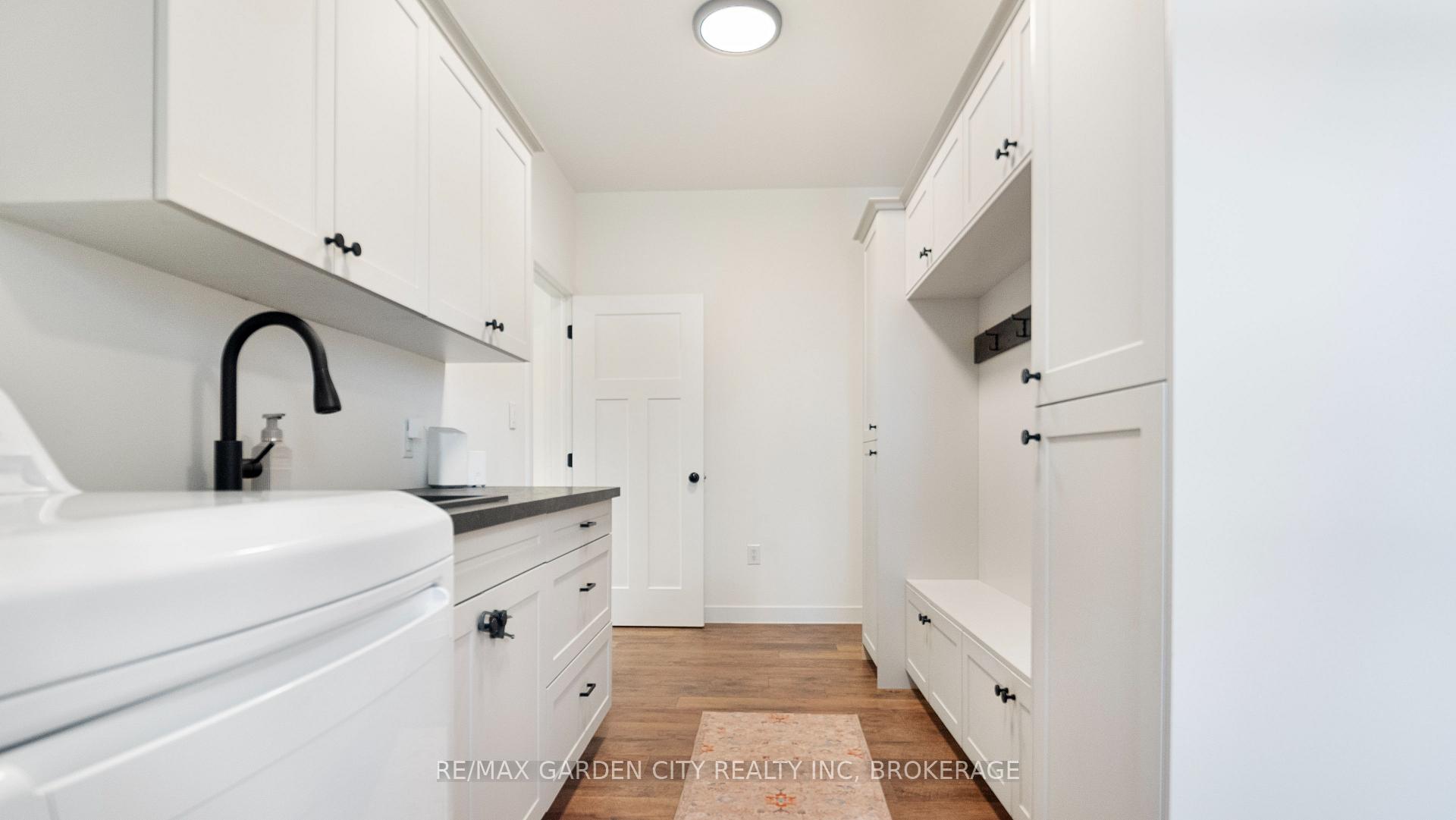 Photo 23 of 951 Twenty Road, Pelham, North Pelham — HOMEH