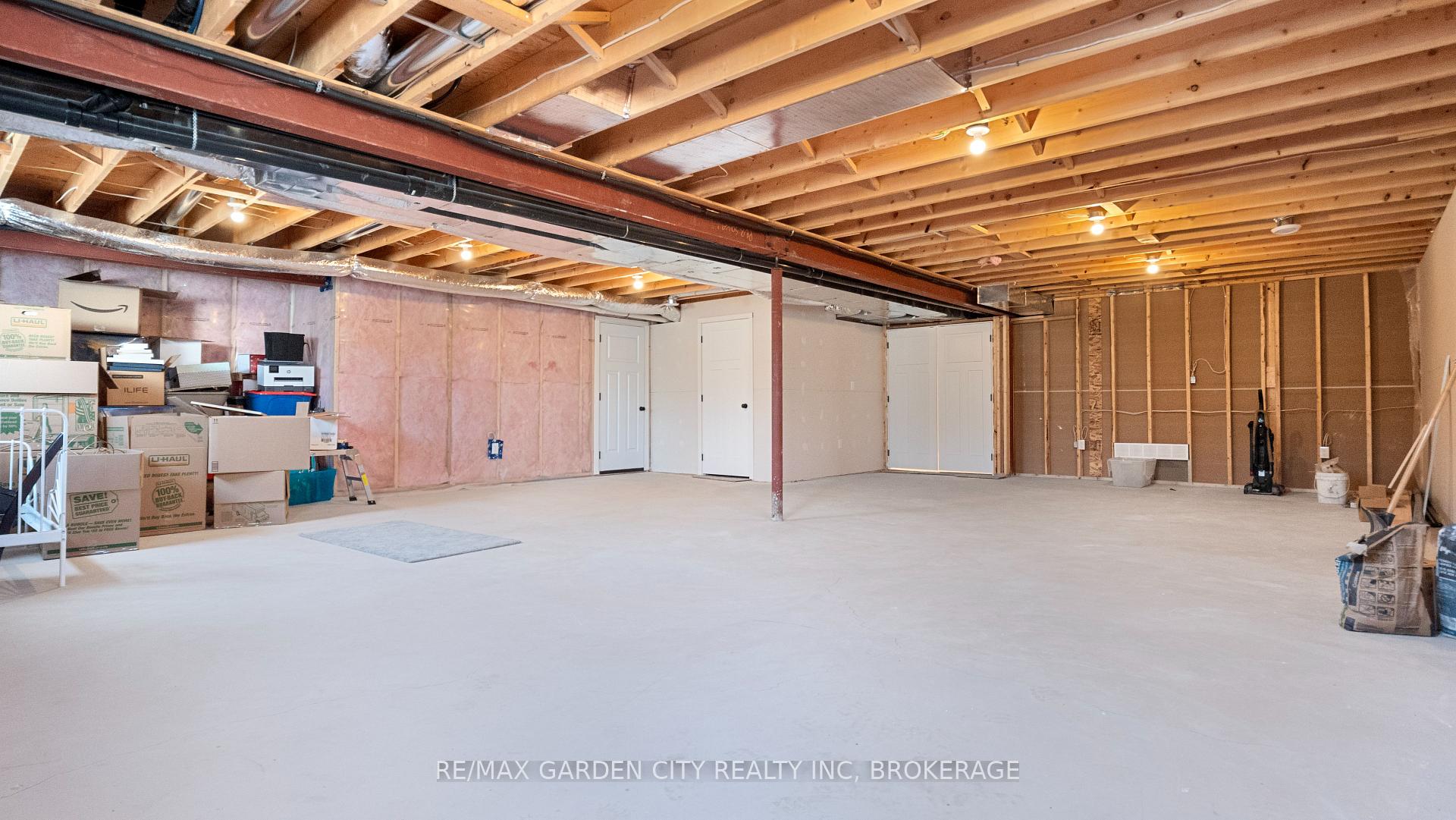 Photo 25 of 951 Twenty Road, Pelham, North Pelham — HOMEH